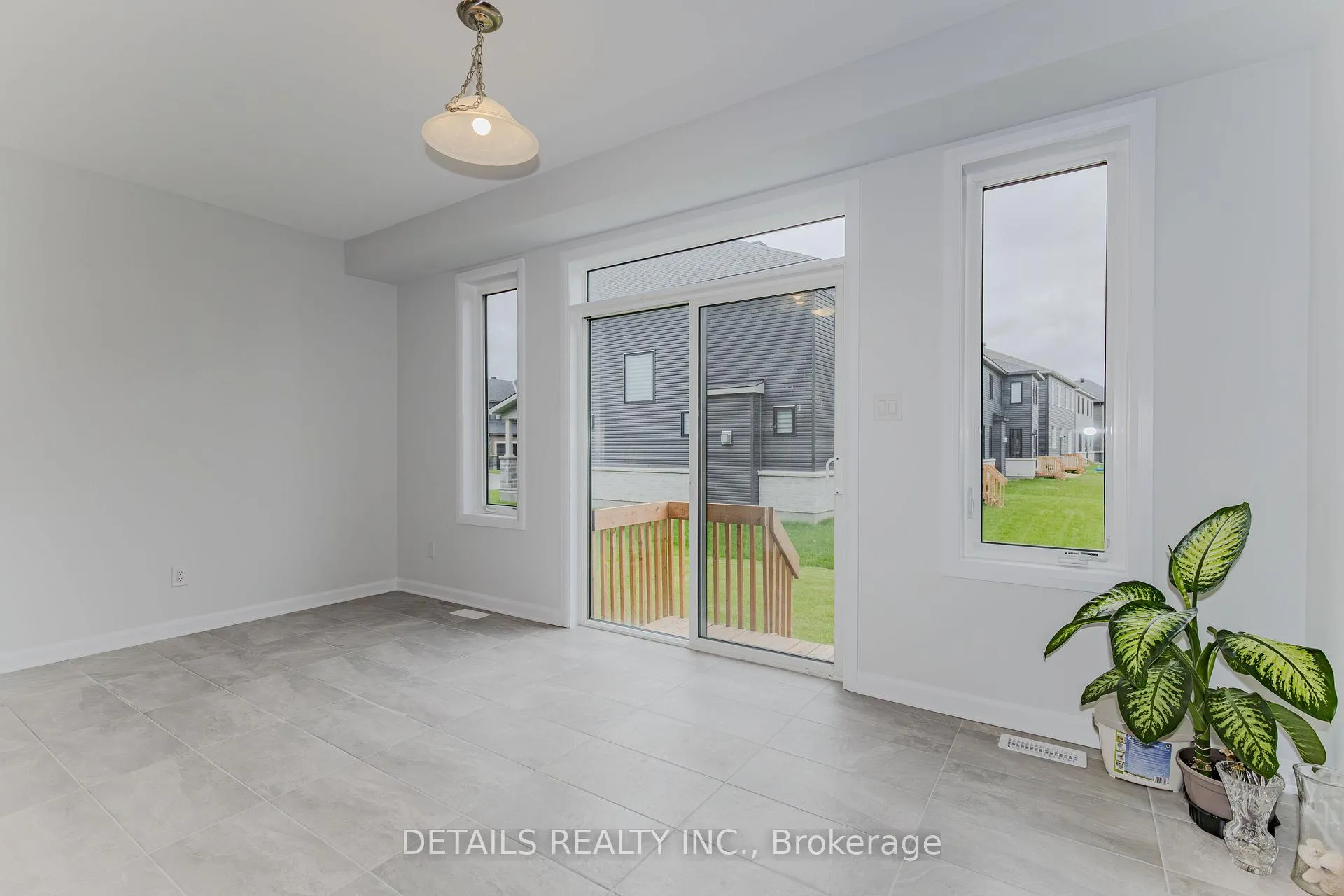Photo 18 of 583 Anchor Circle, Ottawa, Mahogany Community — HOMEH