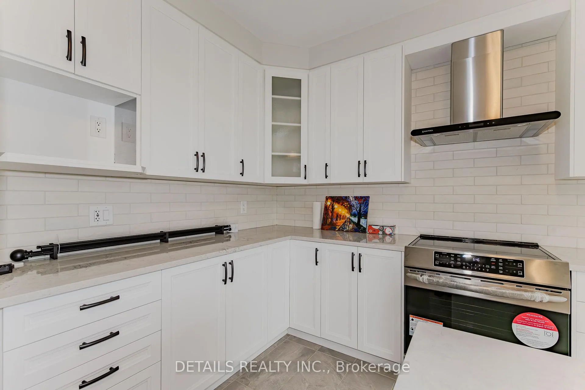 Photo 23 of 583 Anchor Circle, Ottawa, Mahogany Community — HOMEH