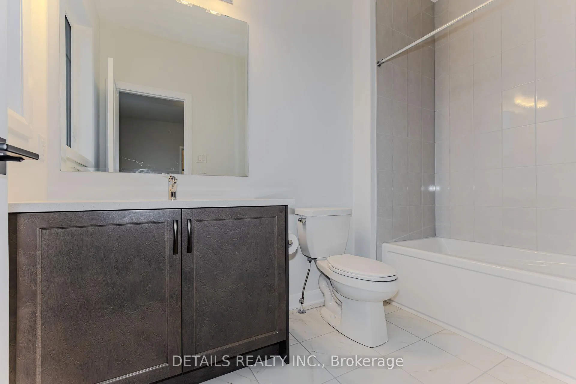 Photo 32 of 583 Anchor Circle, Ottawa, Mahogany Community — HOMEH