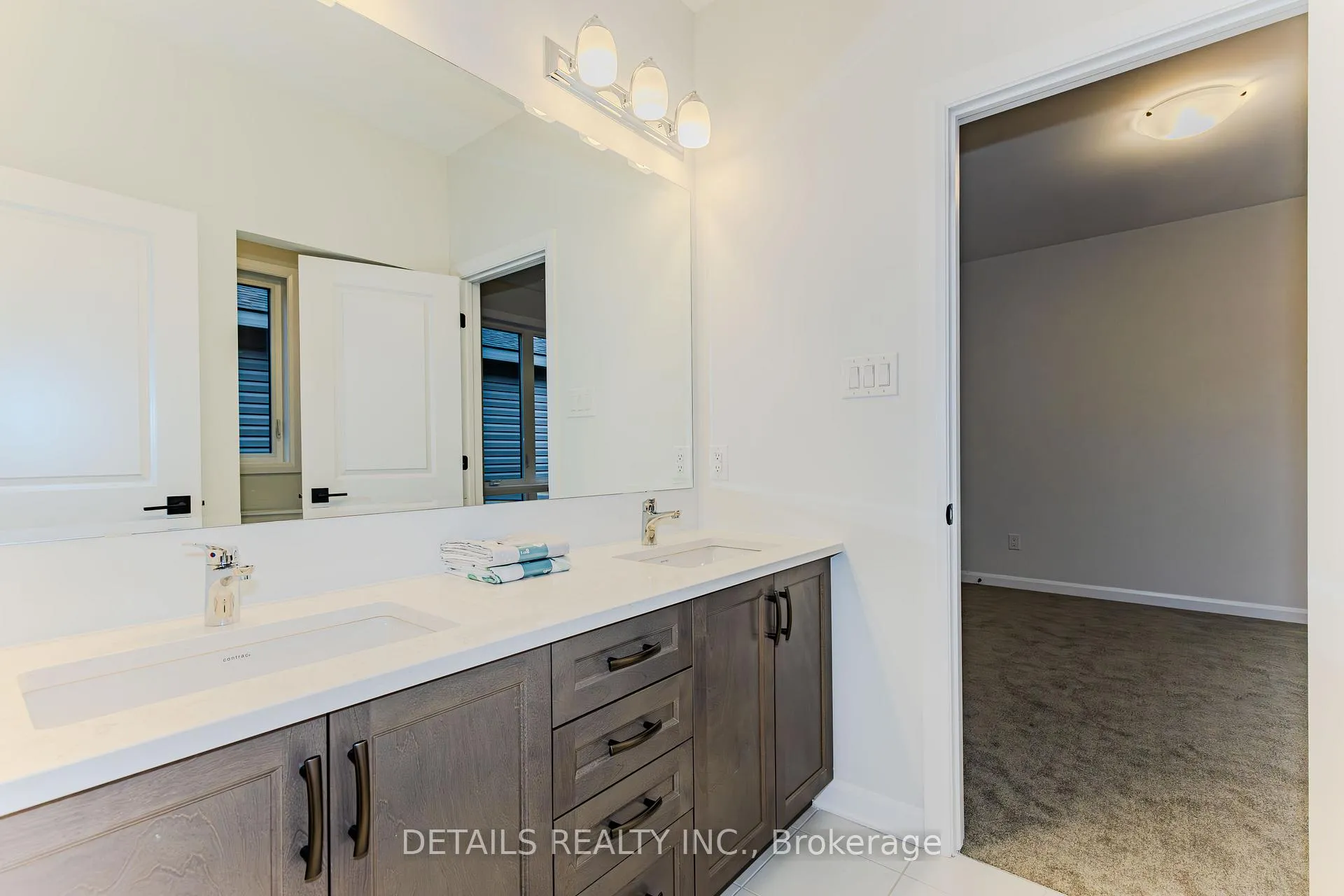 Photo 34 of 583 Anchor Circle, Ottawa, Mahogany Community — HOMEH