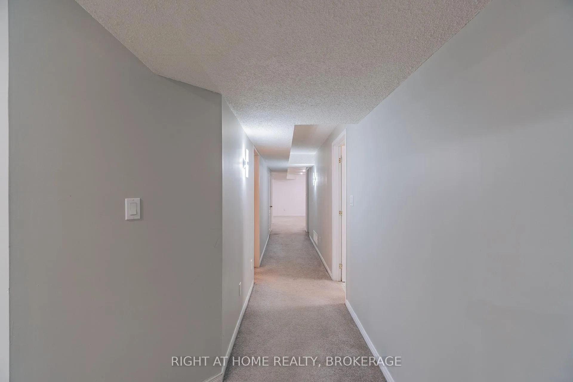 Photo 21 of 33 Atwood Avenue, Halton Hills, Georgetown — HOMEH