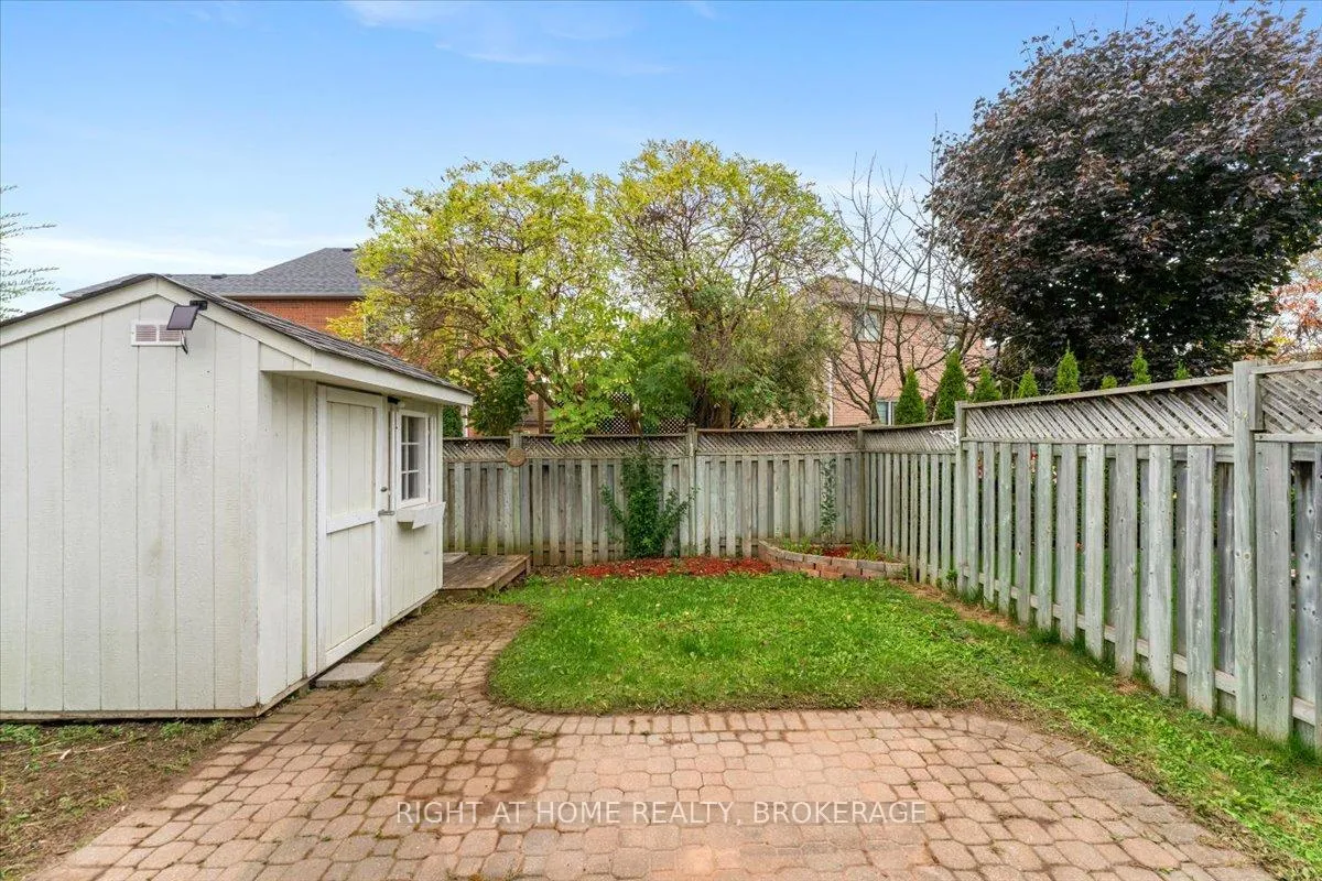 Photo 28 of 33 Atwood Avenue, Halton Hills, Georgetown — HOMEH