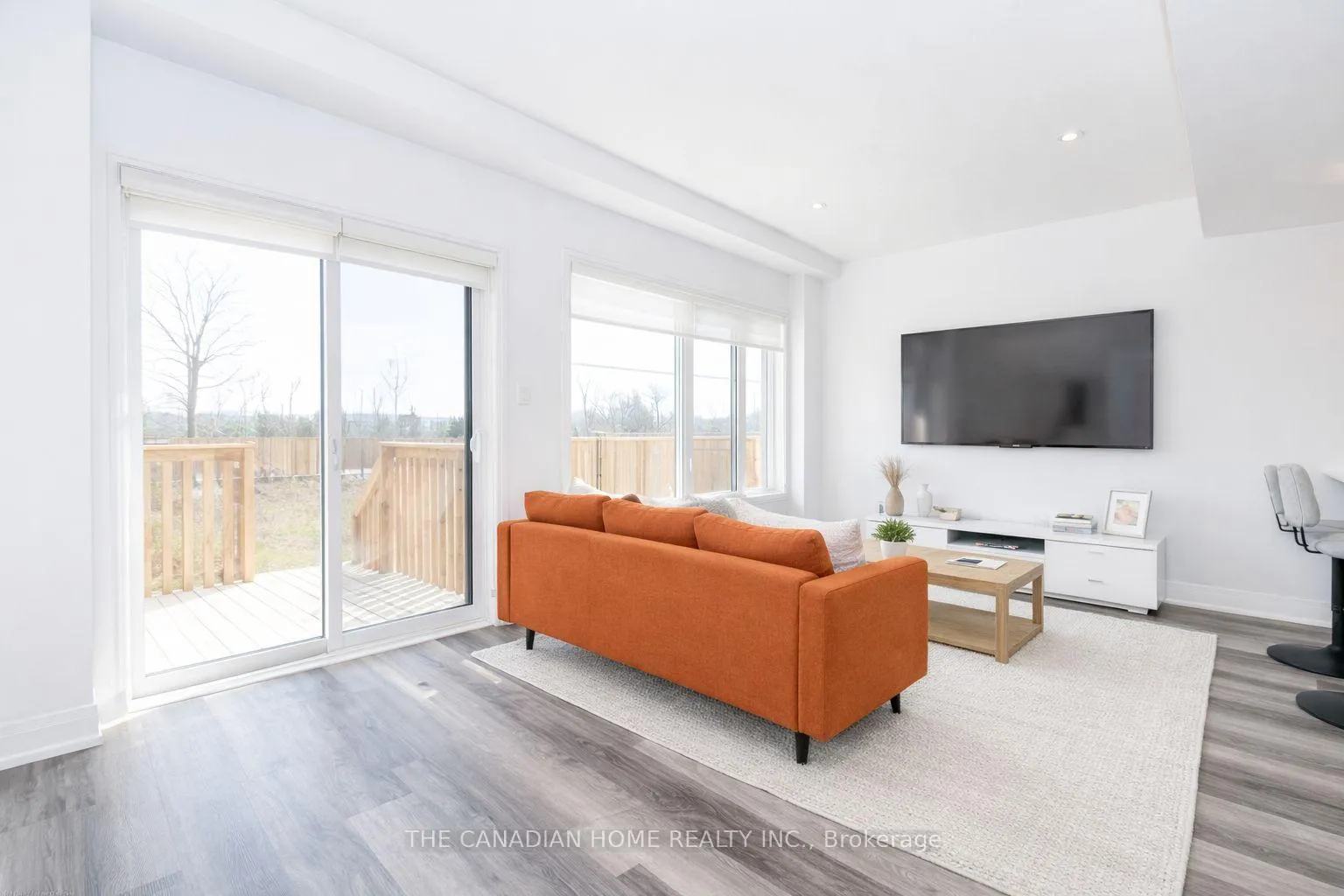 Photo 3 of 41 Steele Crescent, Guelph, St. Patrick's Ward — HOMEH
