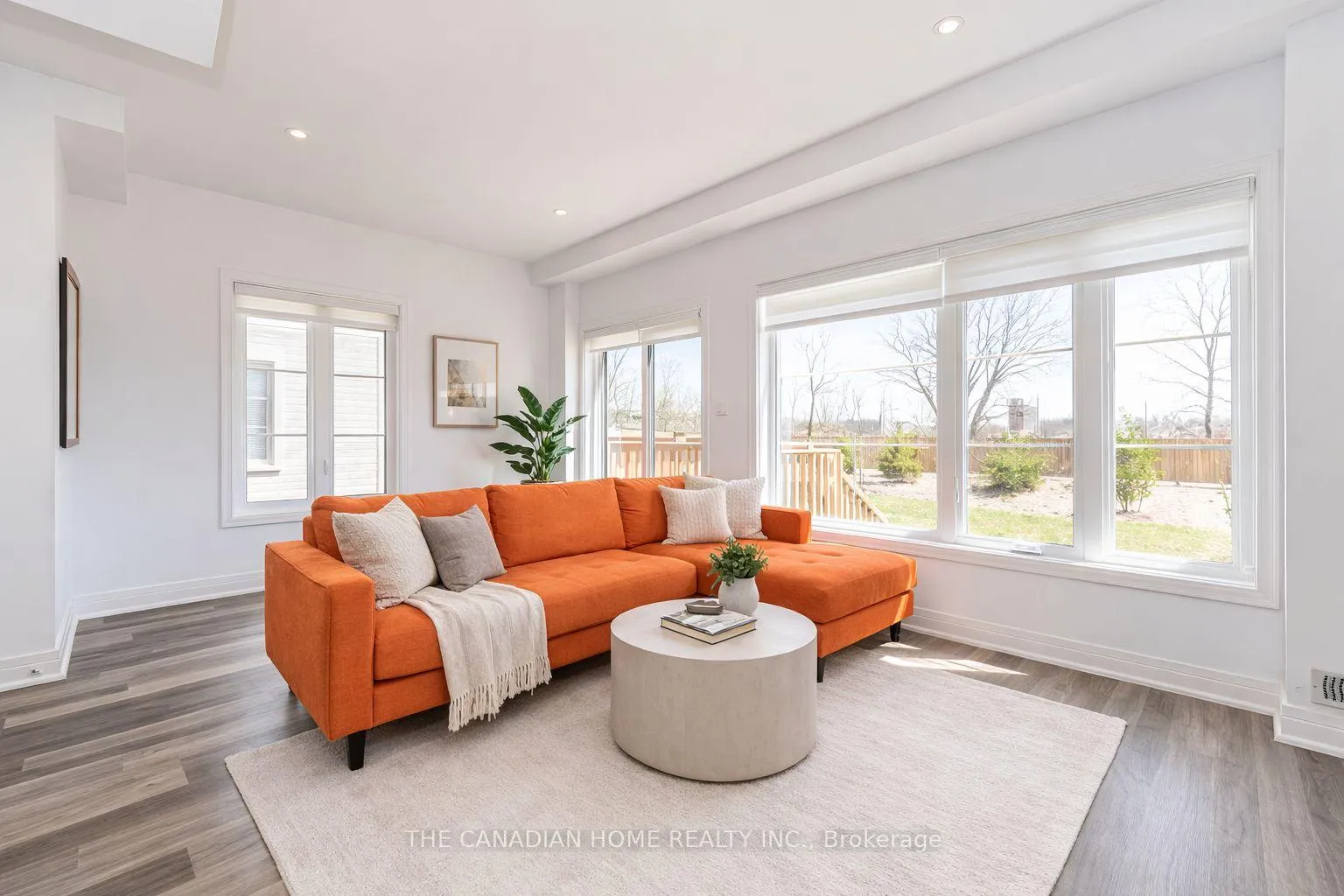 Photo 4 of 41 Steele Crescent, Guelph, St. Patrick's Ward — HOMEH