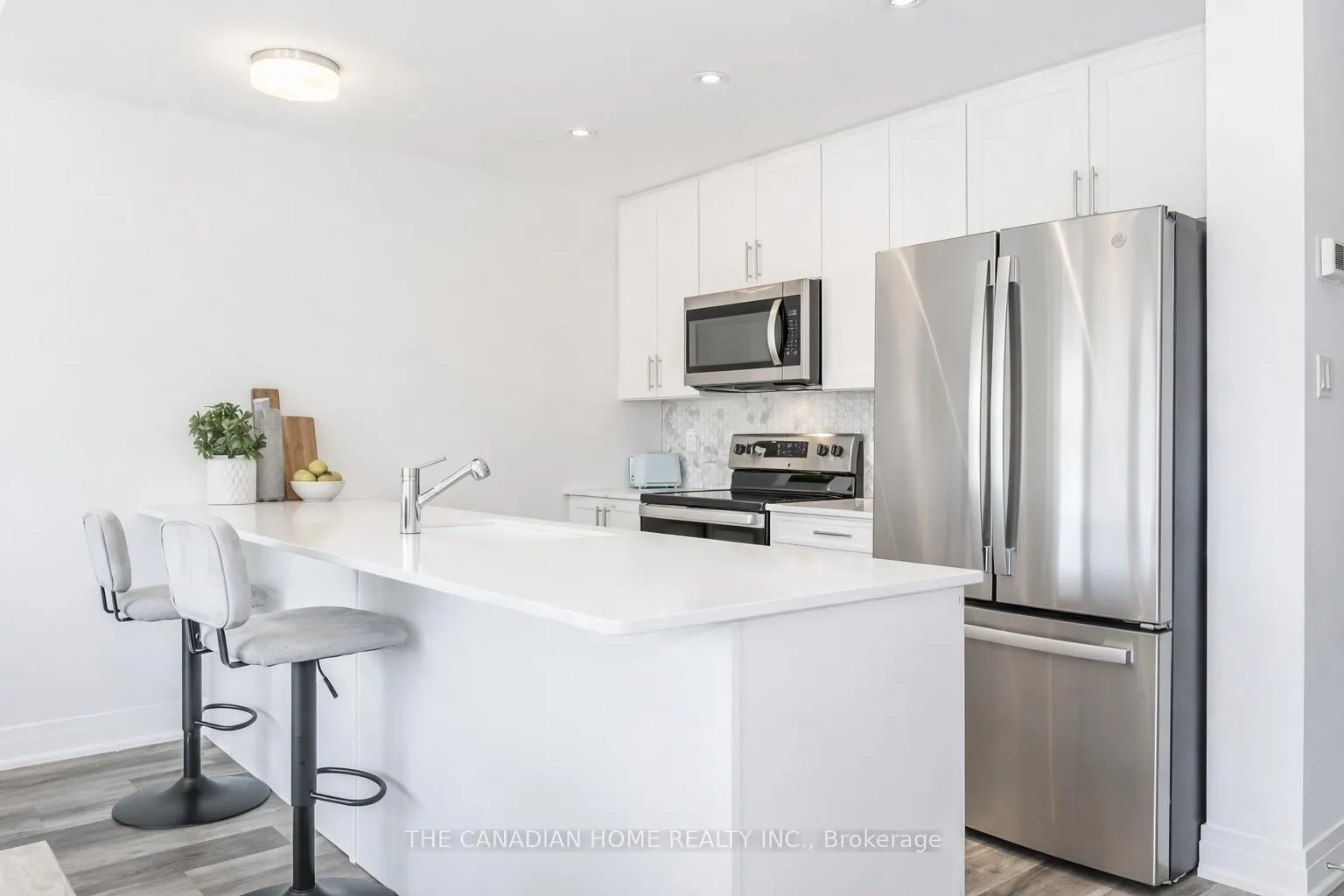 Photo 5 of 41 Steele Crescent, Guelph, St. Patrick's Ward — HOMEH