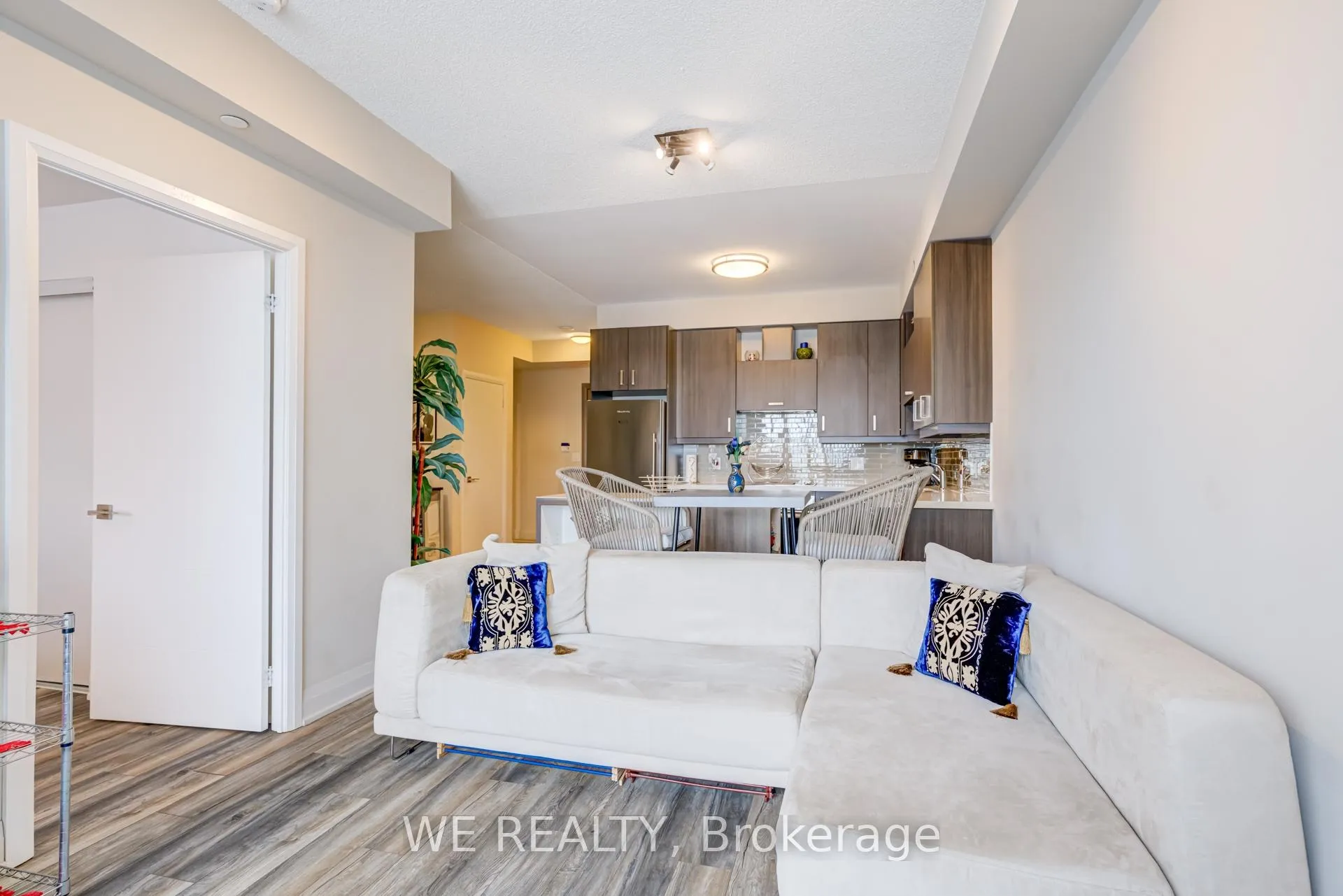 Photo 8 of Unit 316, 28 Uptown Drive, Markham, Unionville — HOMEH