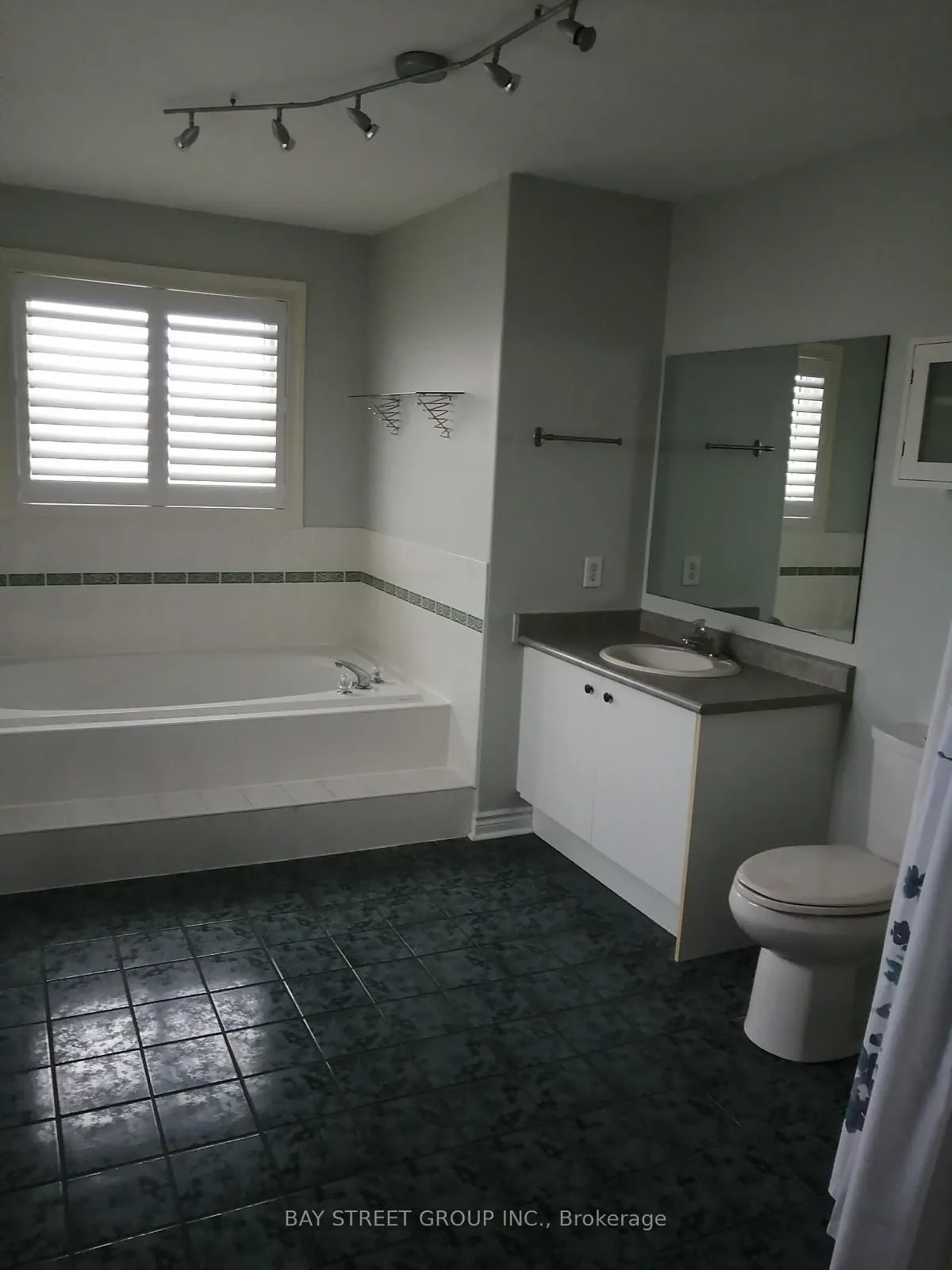 Photo 13 of 311 Stanley Street, Barrie, East Bayfield — HOMEH