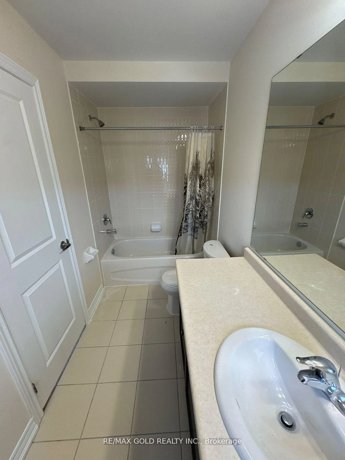 Photo 4 of 62 Swanton Road, Brampton, Credit Valley — HOMEH