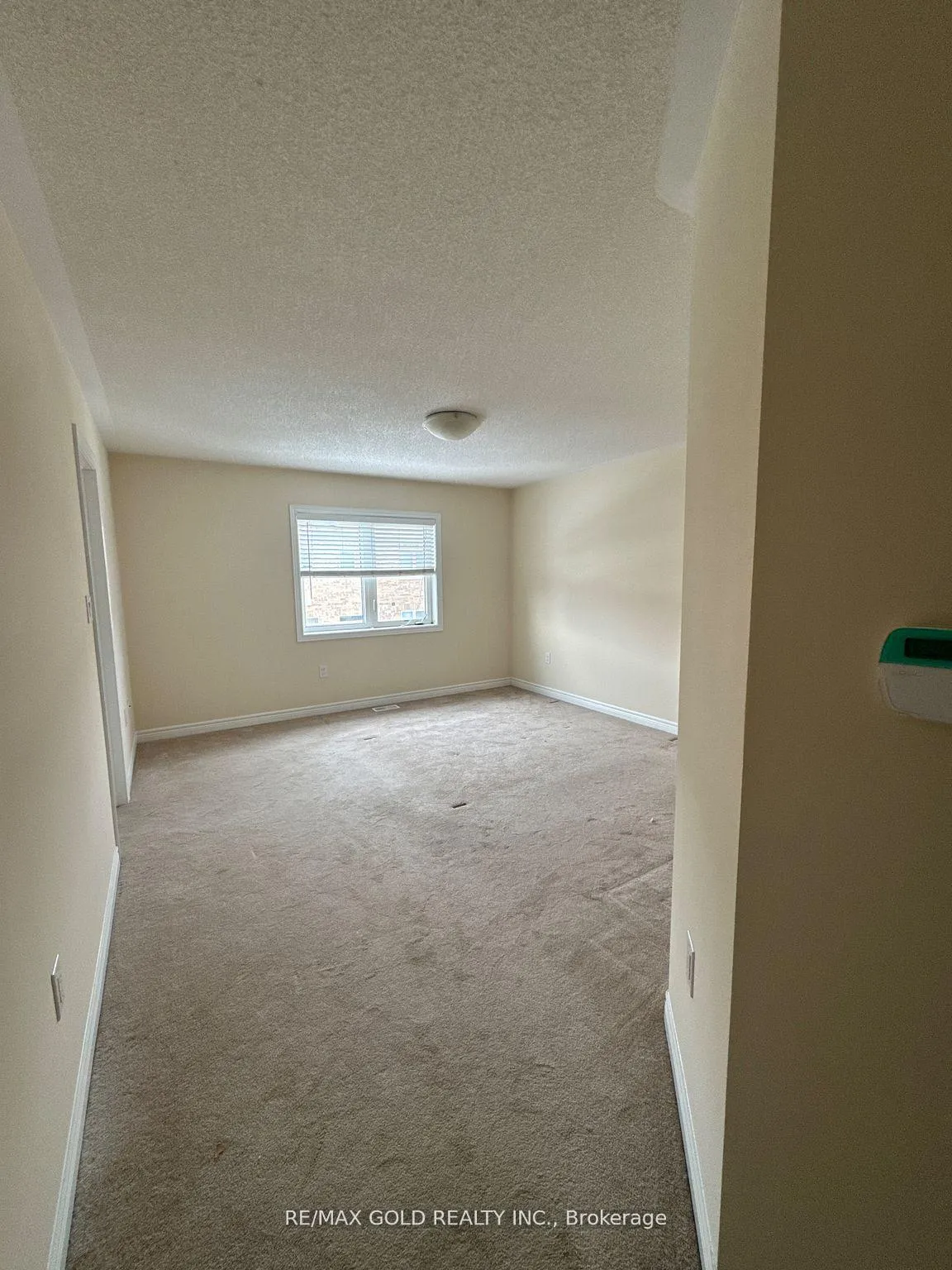 Photo 5 of 62 Swanton Road, Brampton, Credit Valley — HOMEH