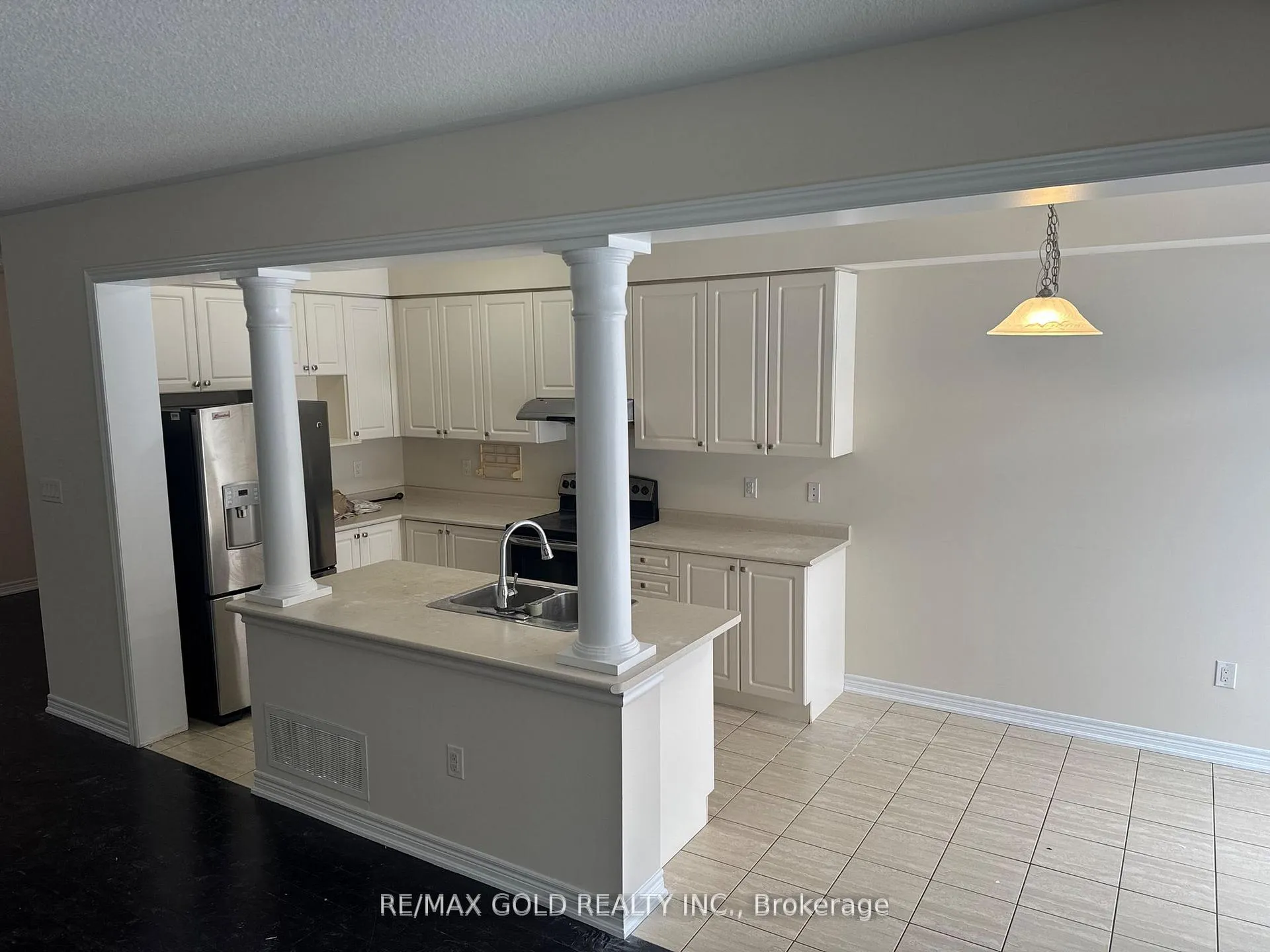 Photo 7 of 62 Swanton Road, Brampton, Credit Valley — HOMEH