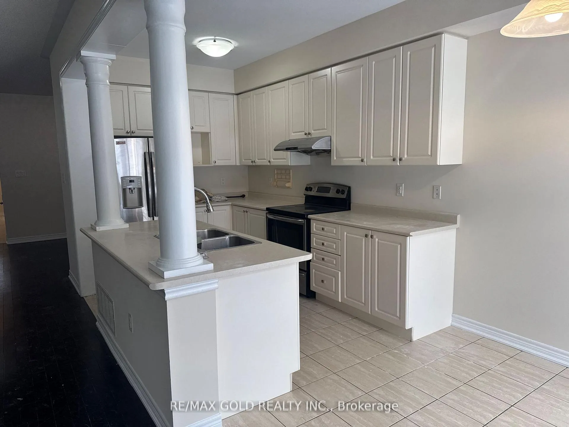Photo 8 of 62 Swanton Road, Brampton, Credit Valley — HOMEH