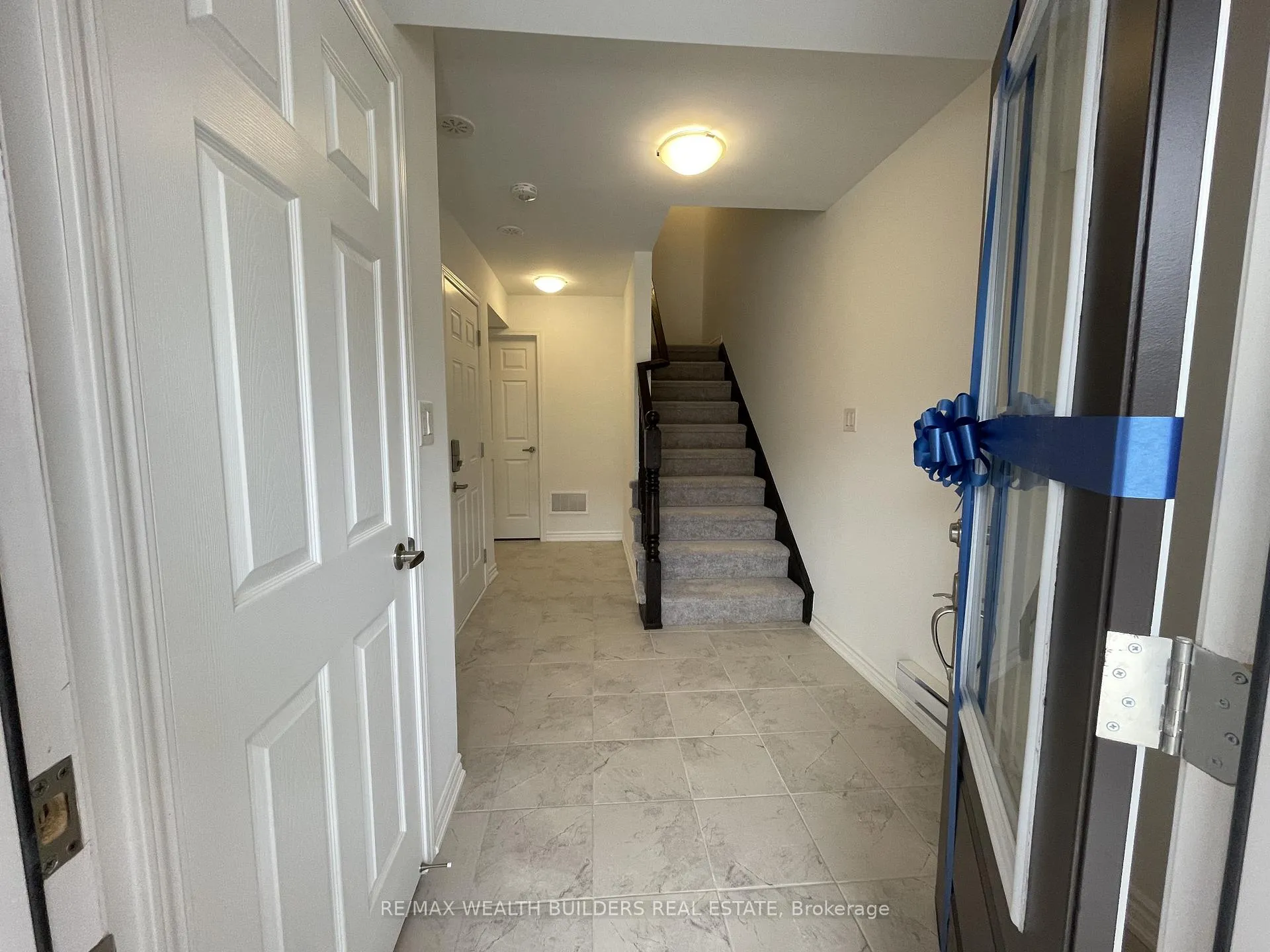 Photo 3 of 1260 Wintergreen Place, Milton, Cobban — HOMEH