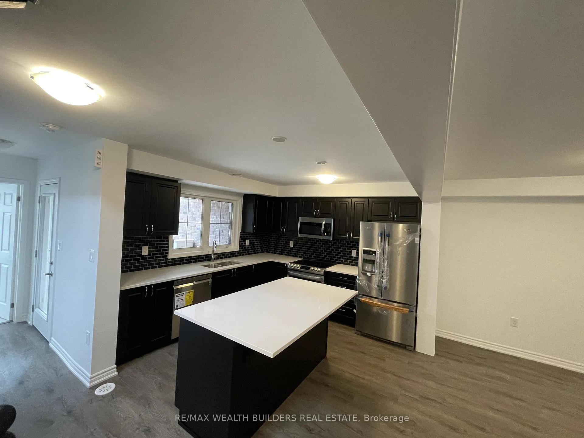 Photo 6 of 1260 Wintergreen Place, Milton, Cobban — HOMEH