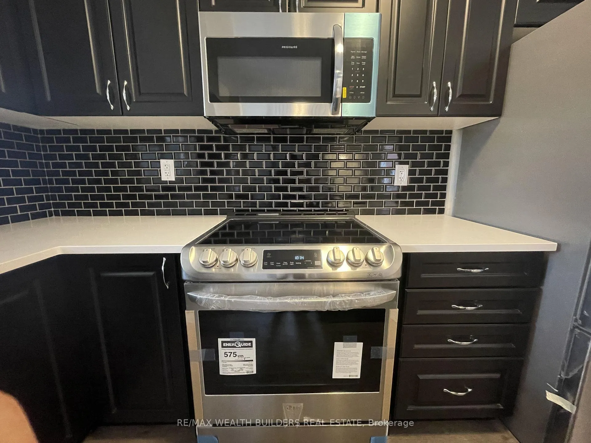 Photo 7 of 1260 Wintergreen Place, Milton, Cobban — HOMEH