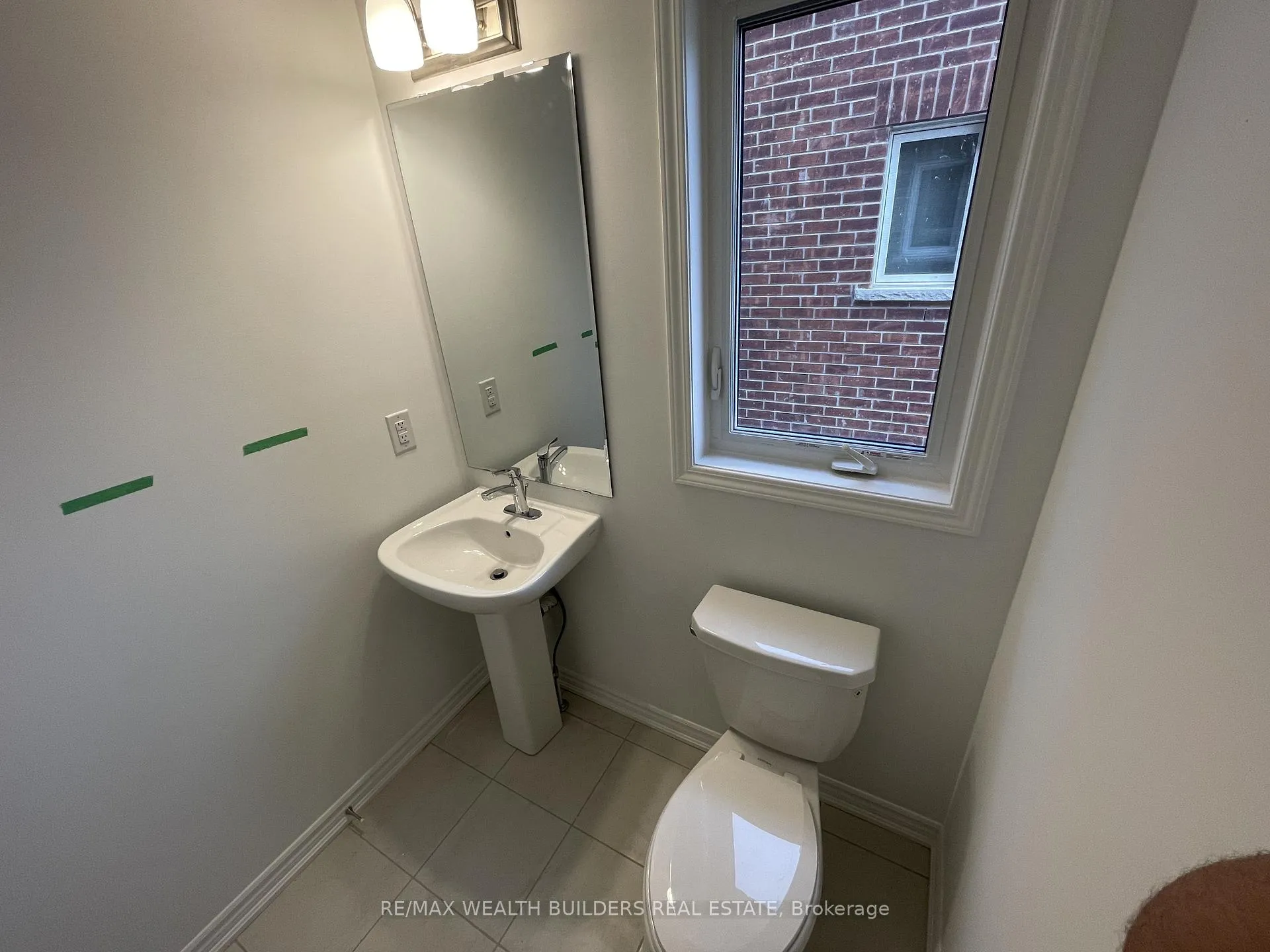 Photo 11 of 1260 Wintergreen Place, Milton, Cobban — HOMEH