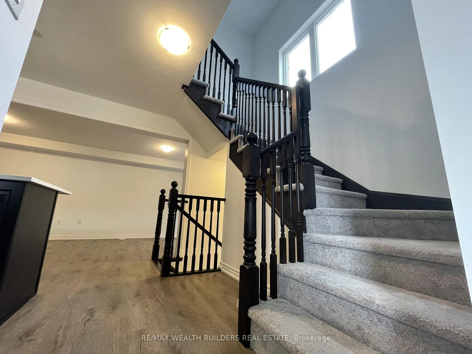Photo 12 of 1260 Wintergreen Place, Milton, Cobban — HOMEH