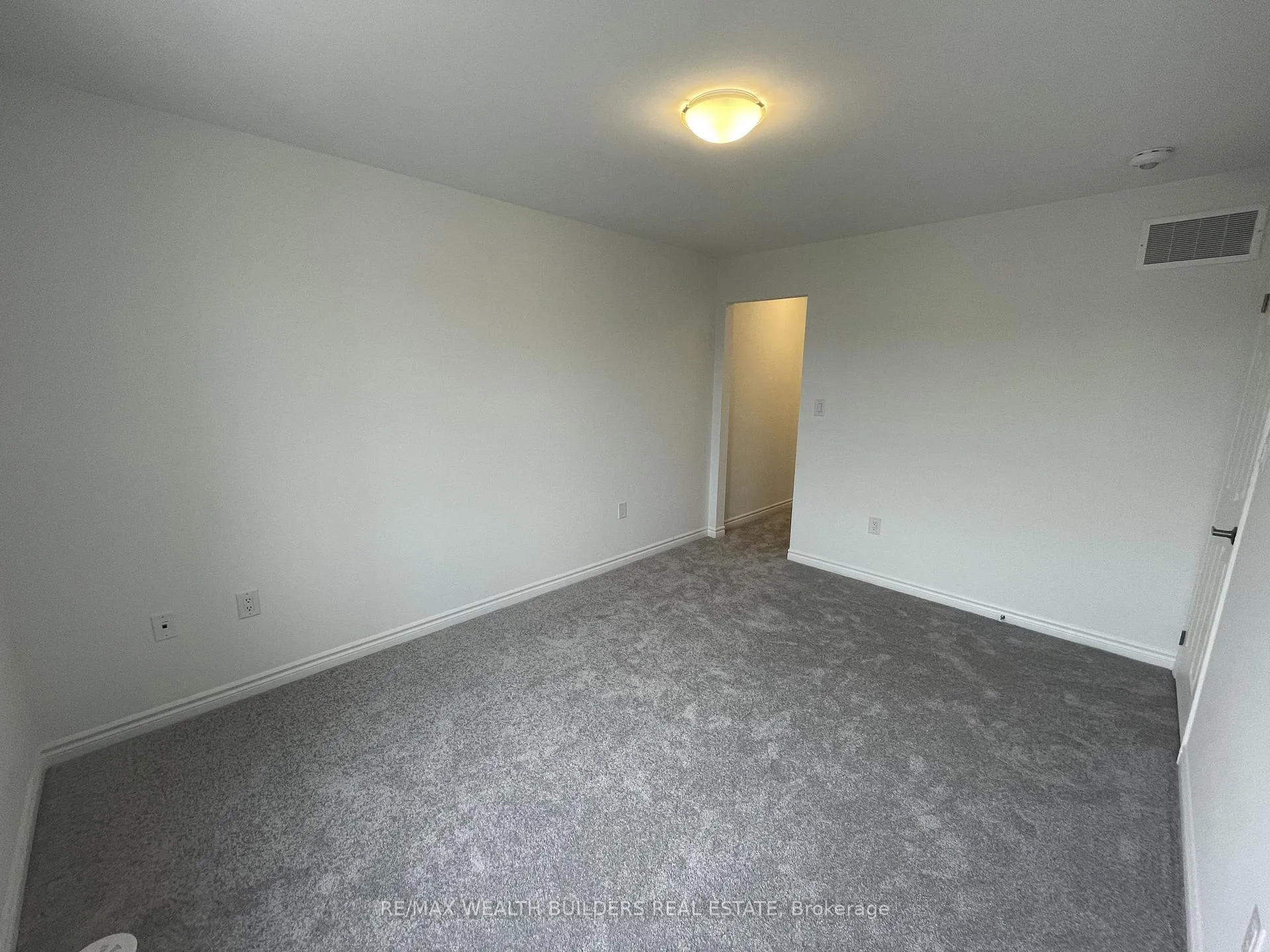 Photo 16 of 1260 Wintergreen Place, Milton, Cobban — HOMEH