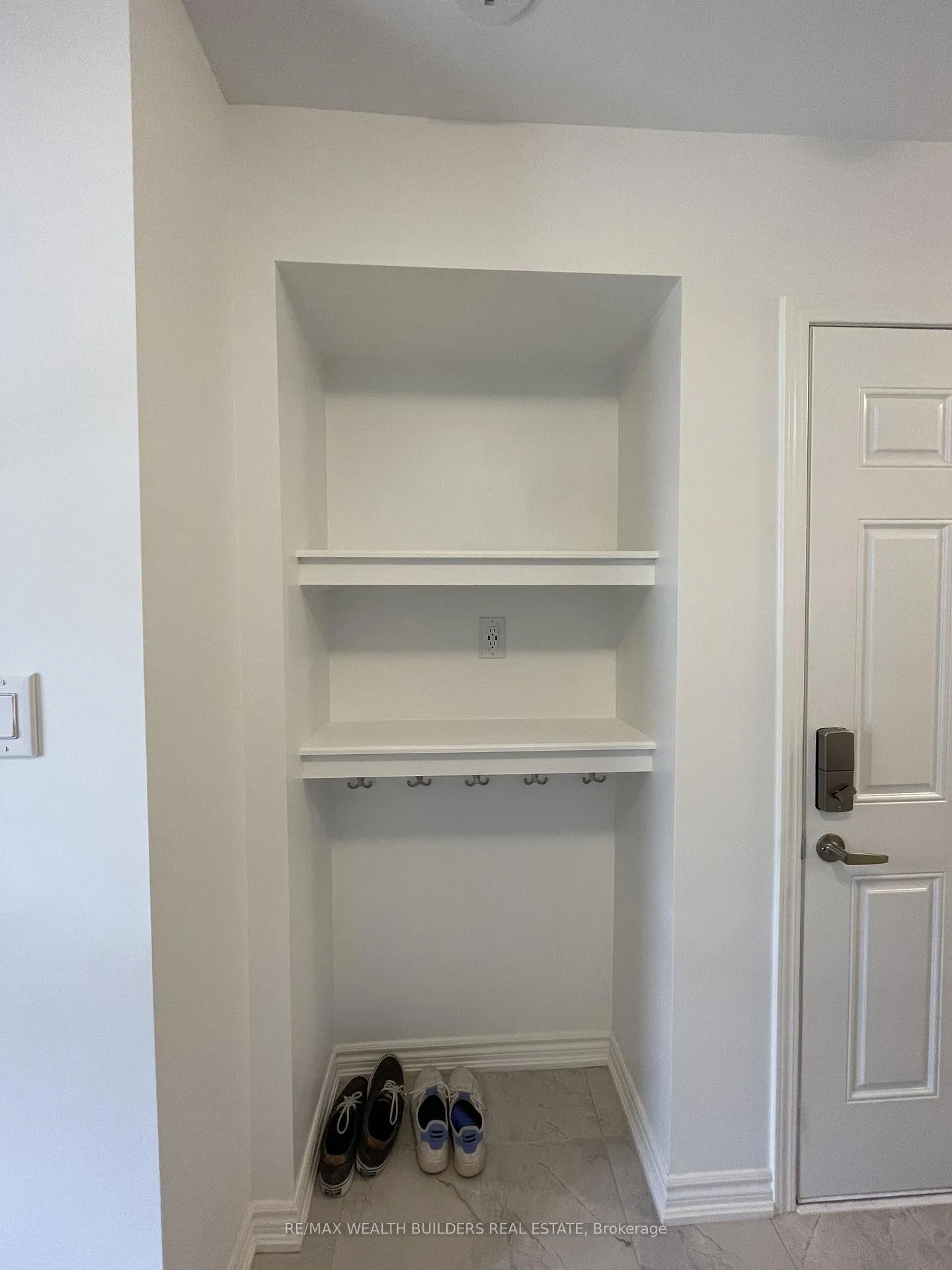 Photo 22 of 1260 Wintergreen Place, Milton, Cobban — HOMEH