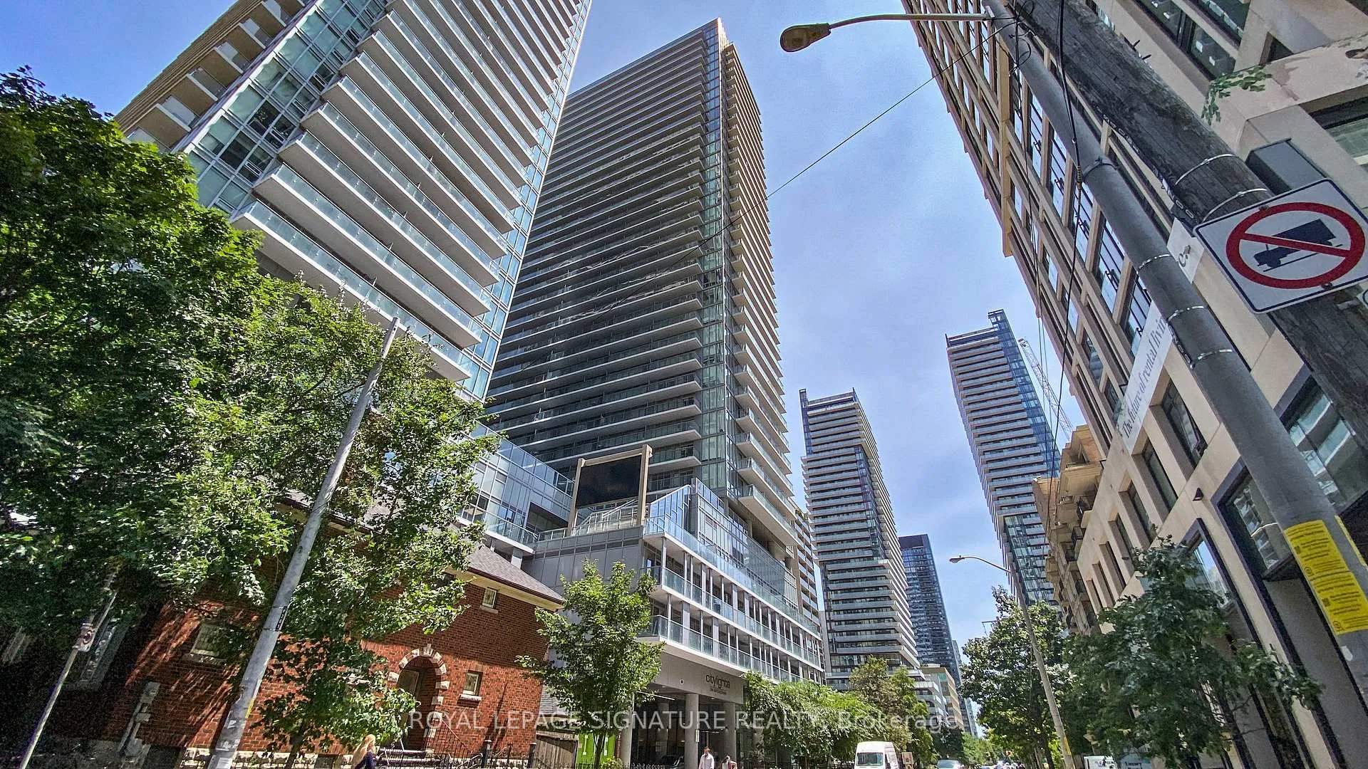 Photo 1 of Unit 2016, 195 Redpath Avenue, Toronto, Mount Pleasant East — HOMEH