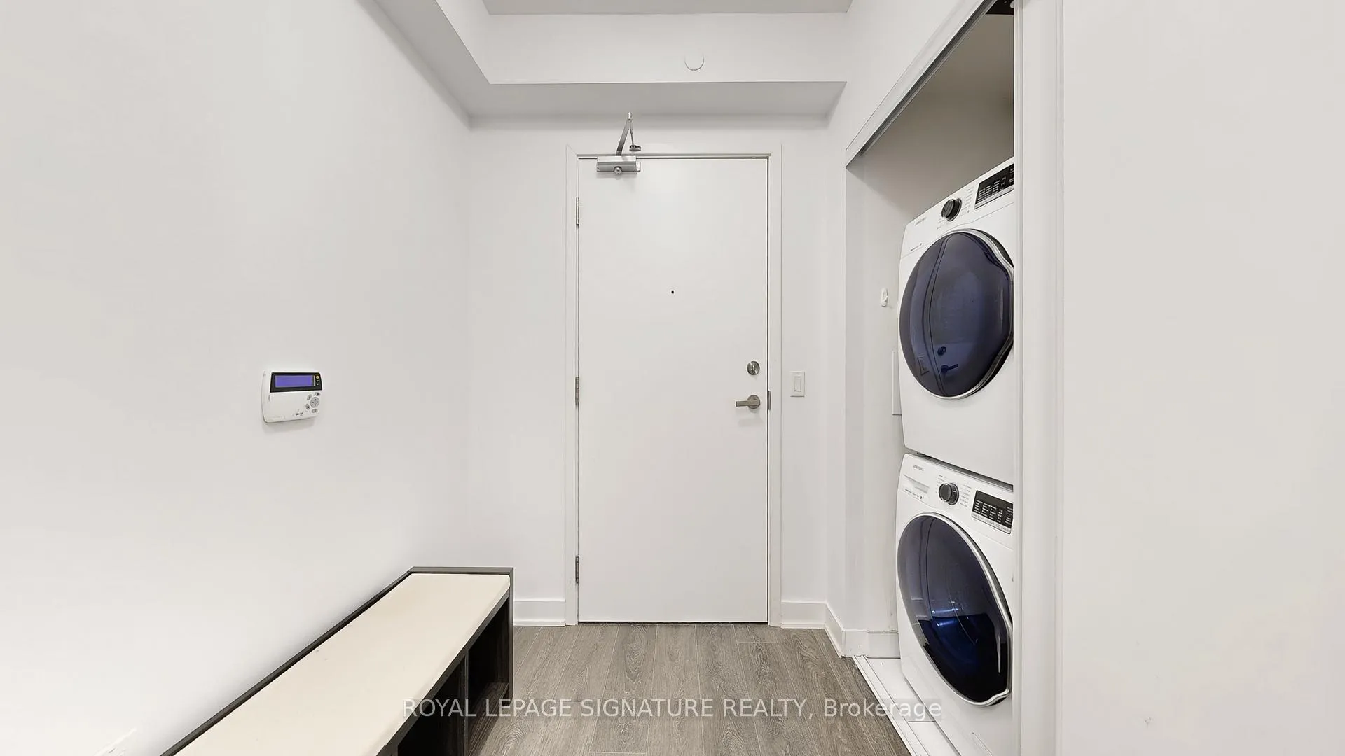 Photo 3 of Unit 2016, 195 Redpath Avenue, Toronto, Mount Pleasant East — HOMEH
