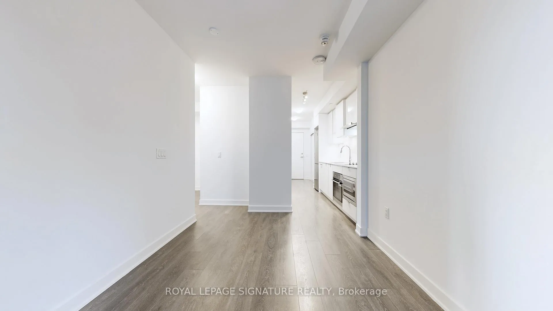 Photo 9 of Unit 2016, 195 Redpath Avenue, Toronto, Mount Pleasant East — HOMEH