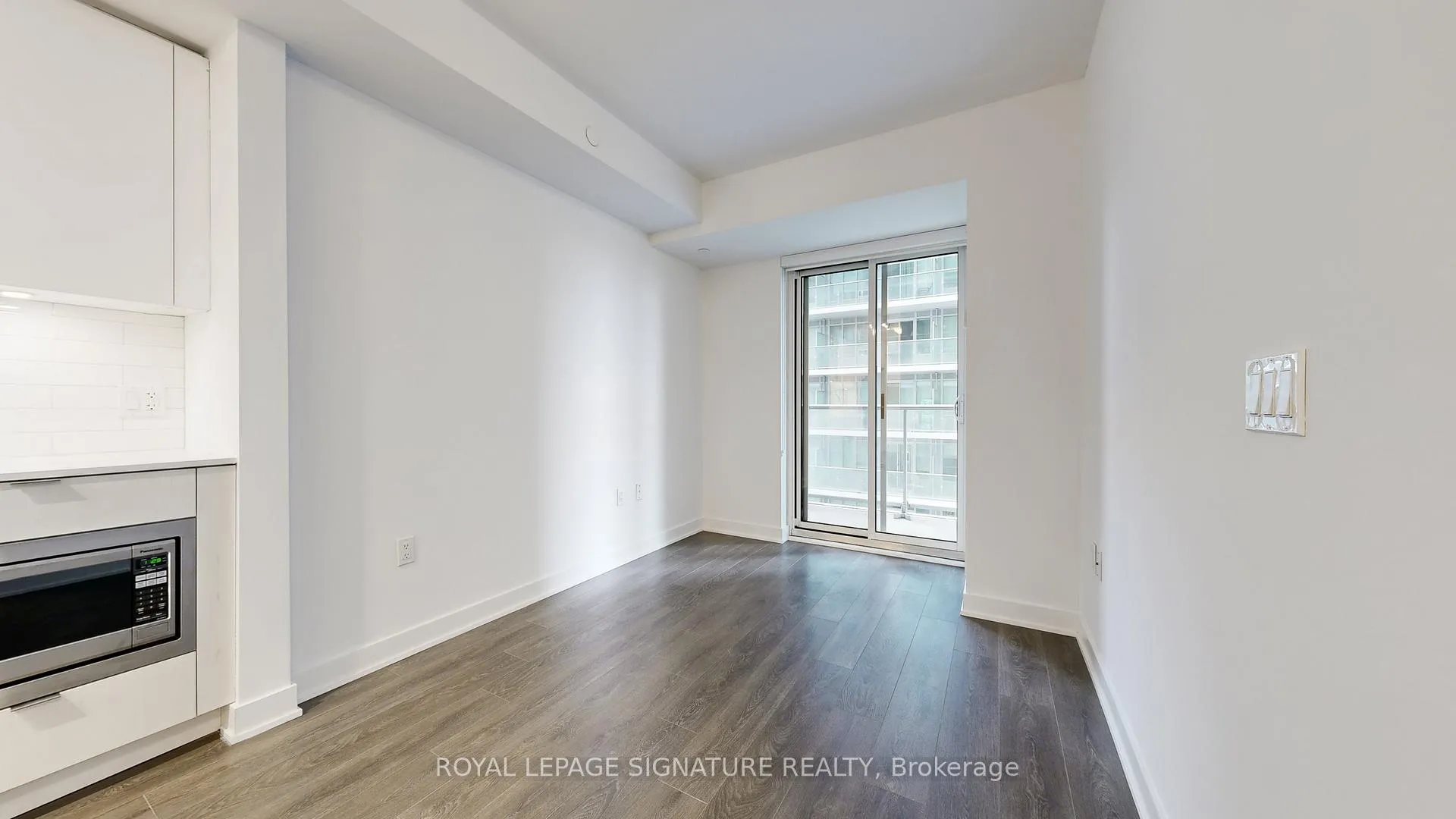 Photo 10 of Unit 2016, 195 Redpath Avenue, Toronto, Mount Pleasant East — HOMEH