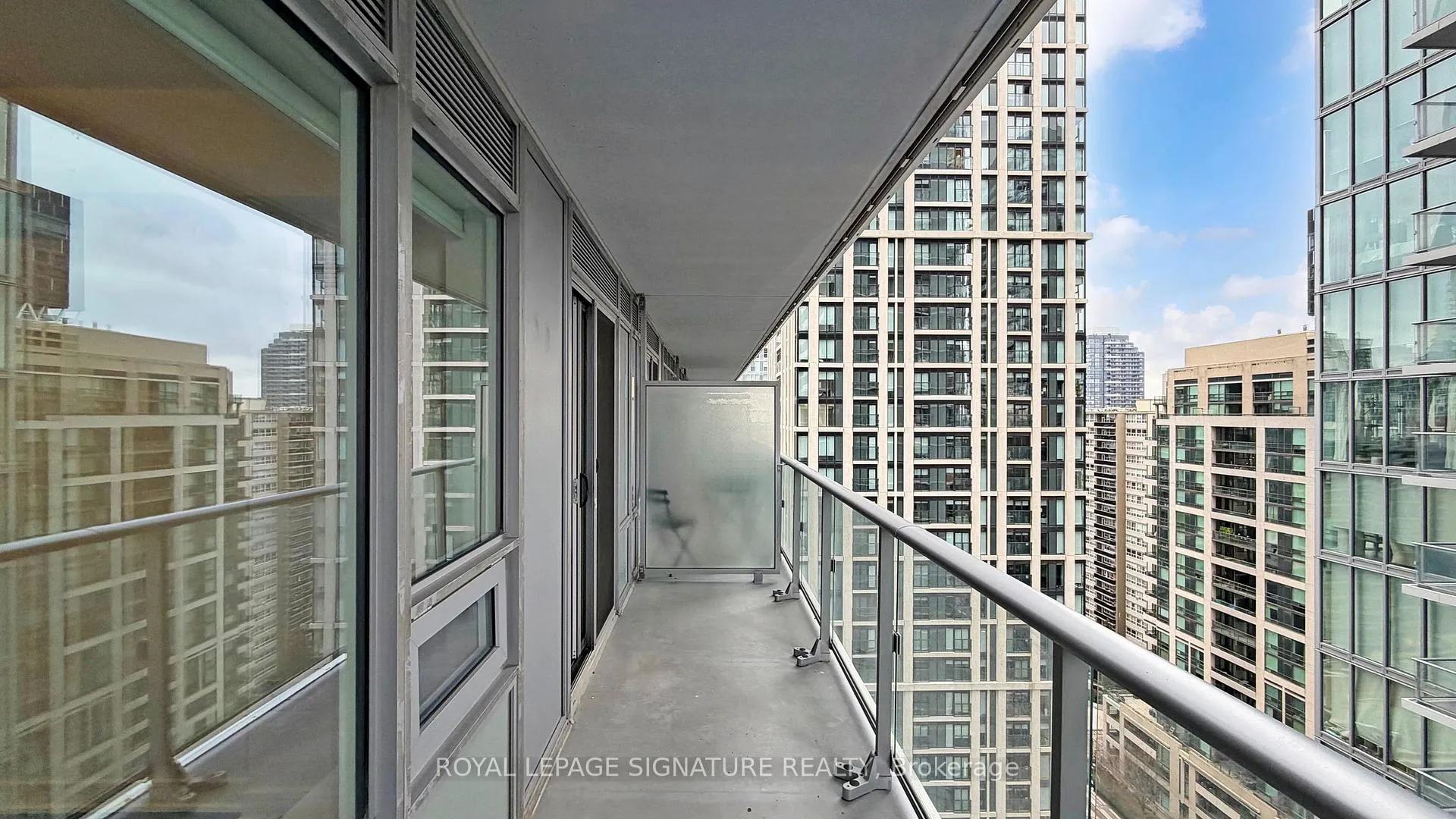 Photo 11 of Unit 2016, 195 Redpath Avenue, Toronto, Mount Pleasant East — HOMEH