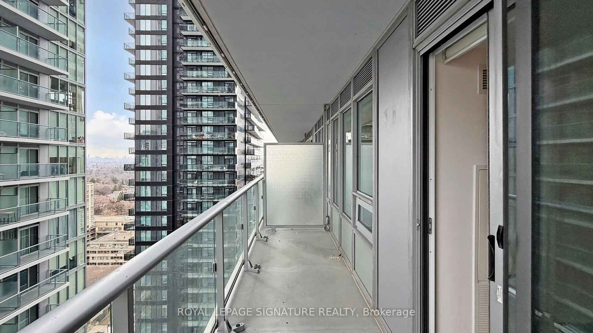 Photo 12 of Unit 2016, 195 Redpath Avenue, Toronto, Mount Pleasant East — HOMEH