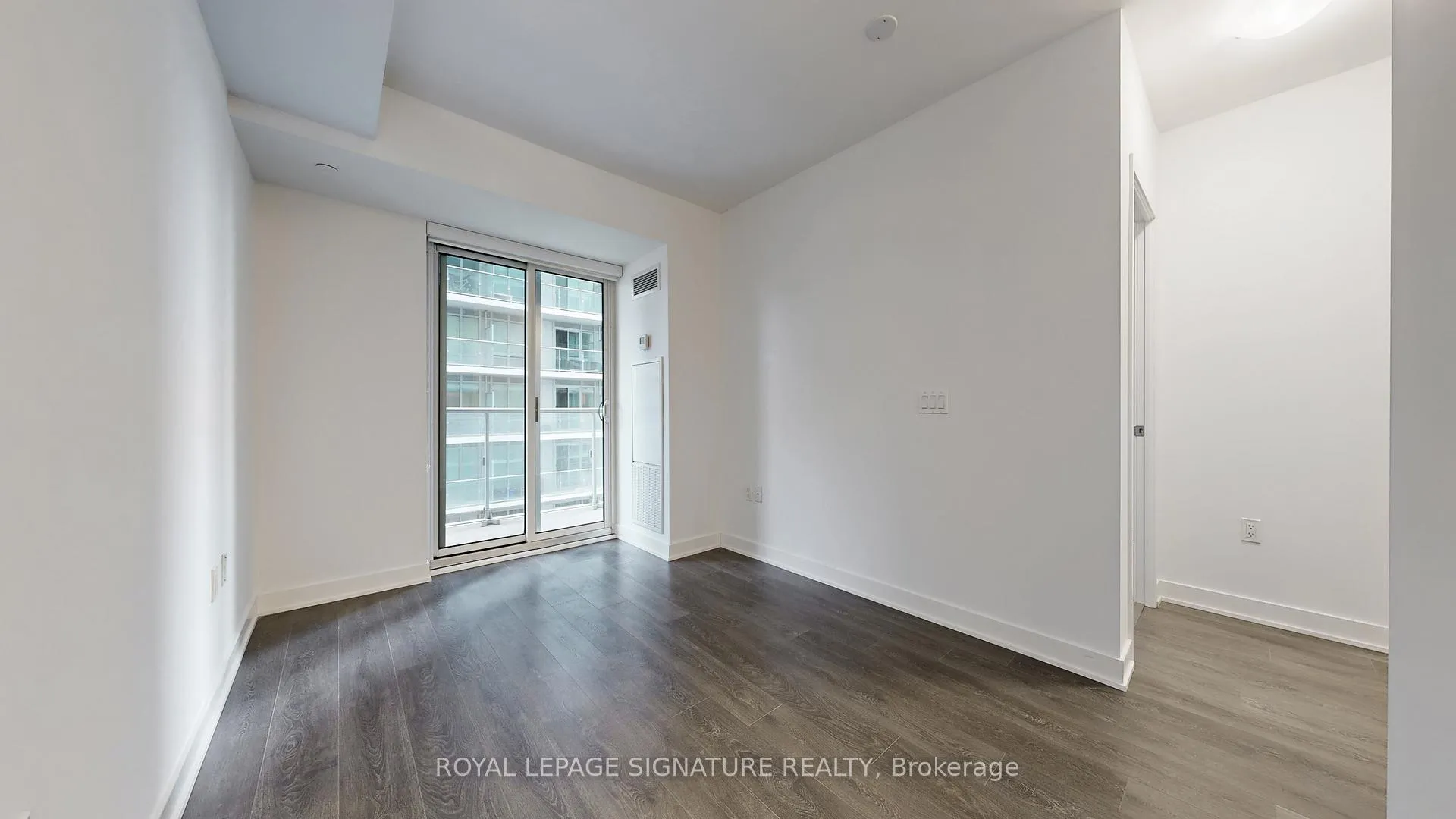 Photo 13 of Unit 2016, 195 Redpath Avenue, Toronto, Mount Pleasant East — HOMEH