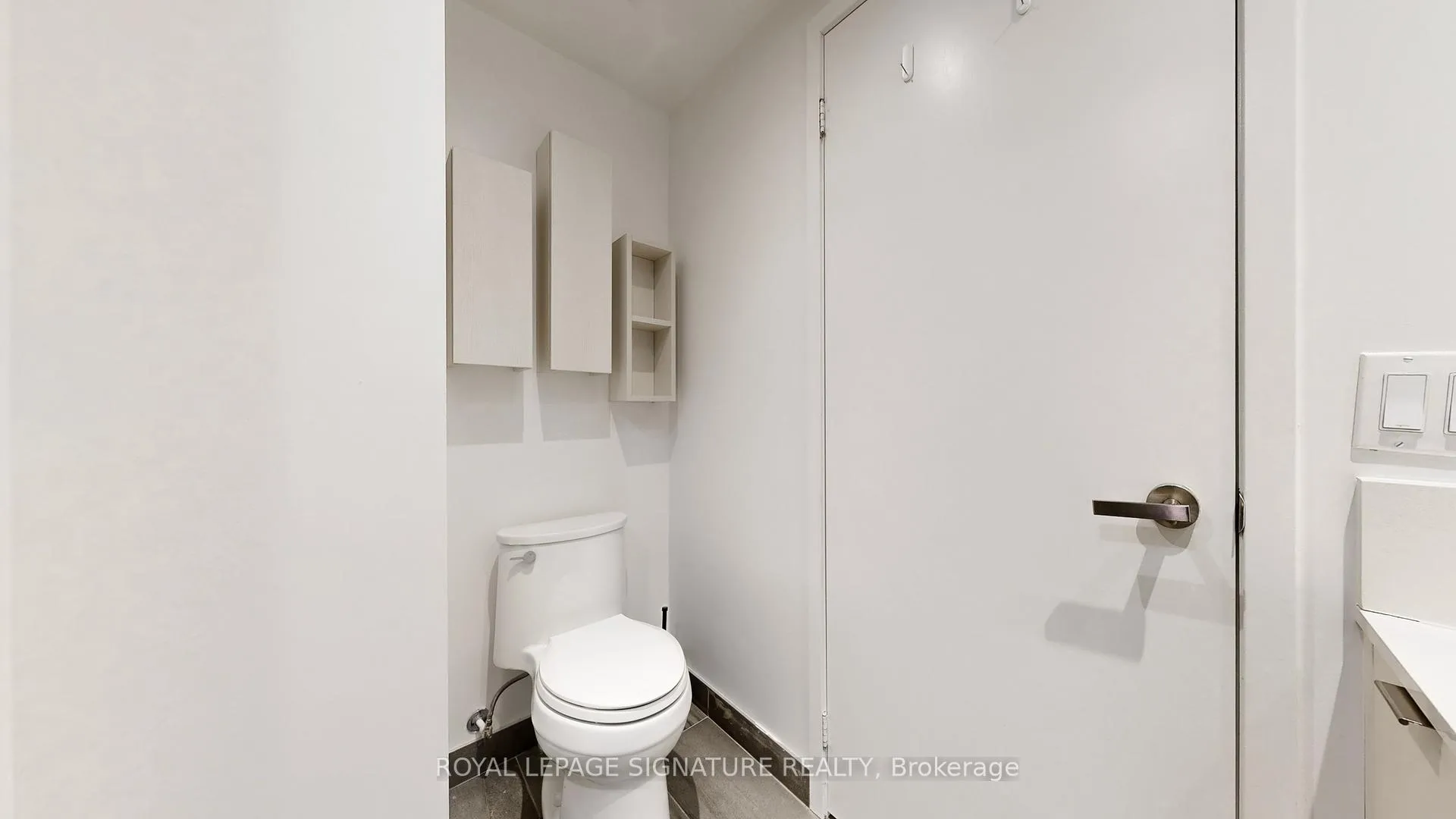 Photo 22 of Unit 2016, 195 Redpath Avenue, Toronto, Mount Pleasant East — HOMEH