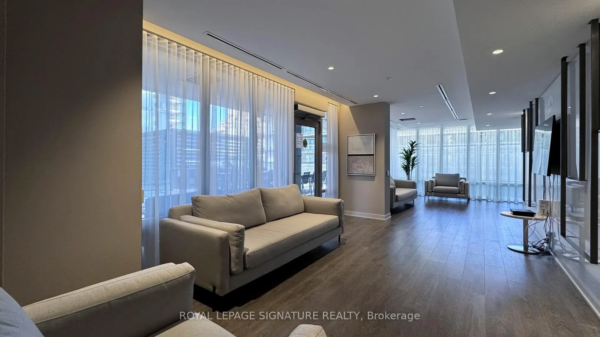 Photo 31 of Unit 2016, 195 Redpath Avenue, Toronto, Mount Pleasant East — HOMEH