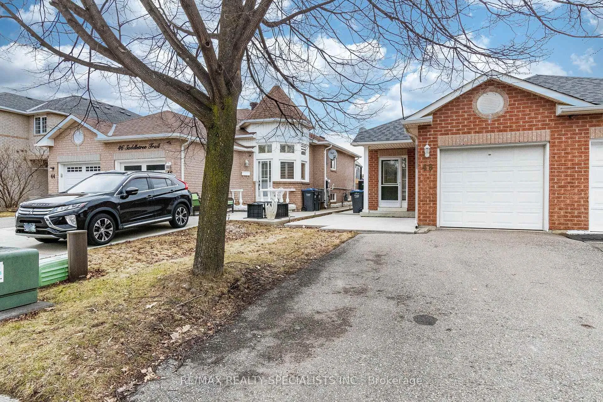 Photo 3 of 48 Saddletree Trail, Brampton, Brampton West — HOMEH