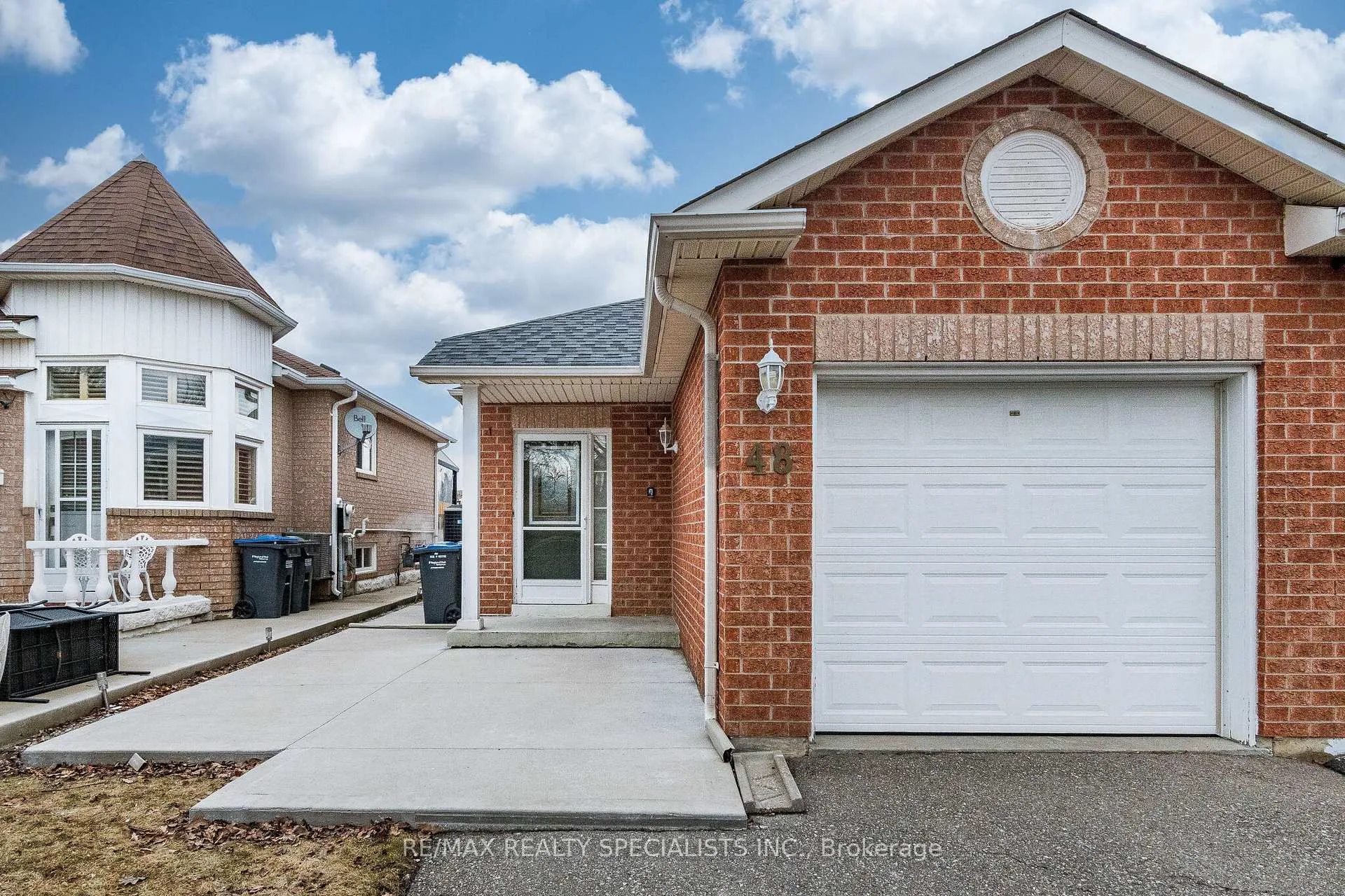 Photo 5 of 48 Saddletree Trail, Brampton, Brampton West — HOMEH