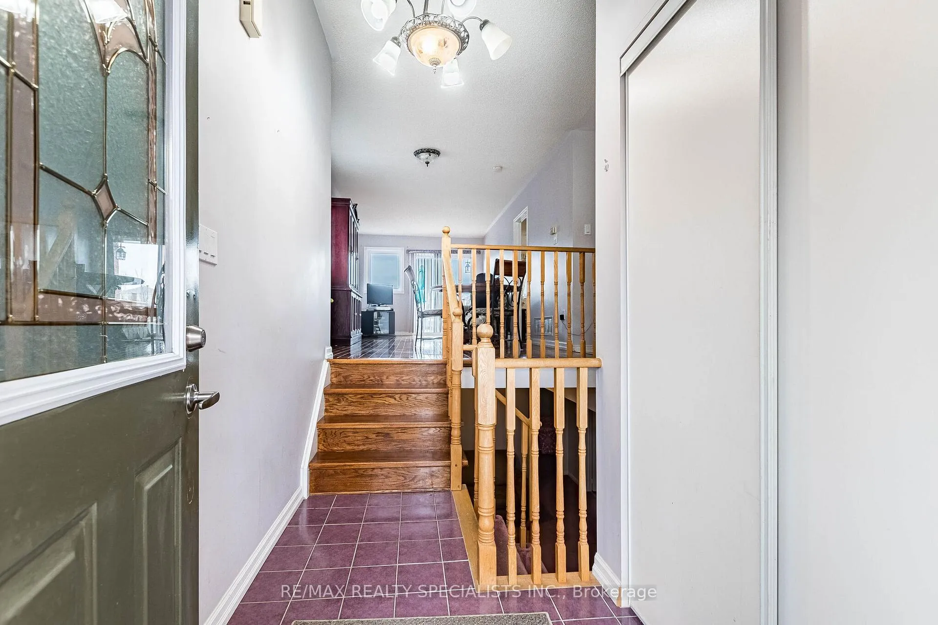 Photo 7 of 48 Saddletree Trail, Brampton, Brampton West — HOMEH