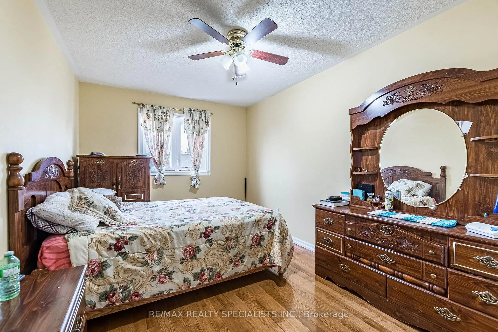 Photo 21 of 48 Saddletree Trail, Brampton, Brampton West — HOMEH