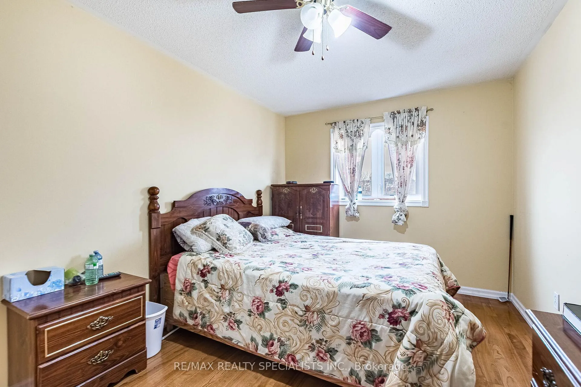 Photo 23 of 48 Saddletree Trail, Brampton, Brampton West — HOMEH