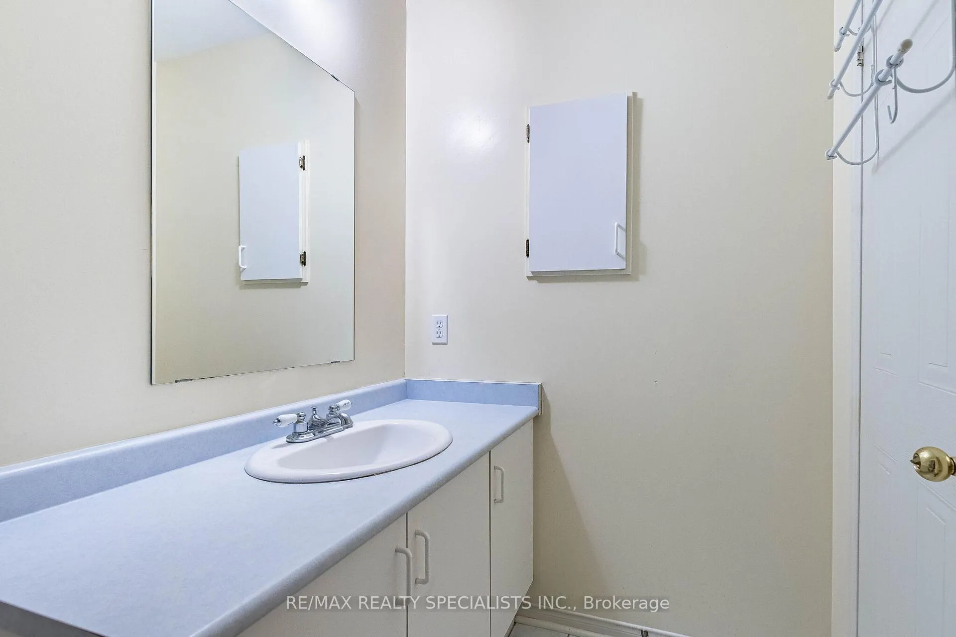 Photo 27 of 48 Saddletree Trail, Brampton, Brampton West — HOMEH