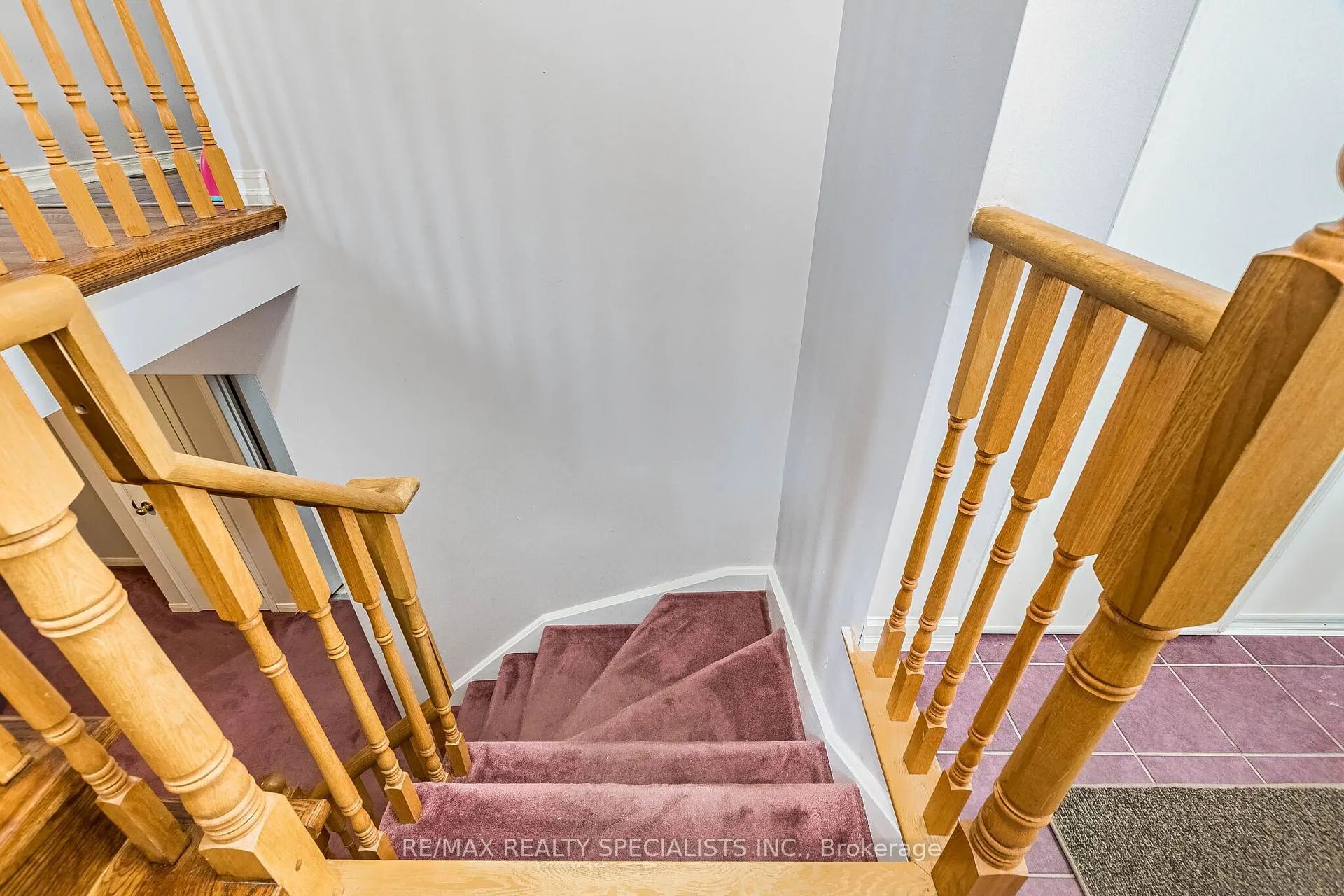 Photo 29 of 48 Saddletree Trail, Brampton, Brampton West — HOMEH
