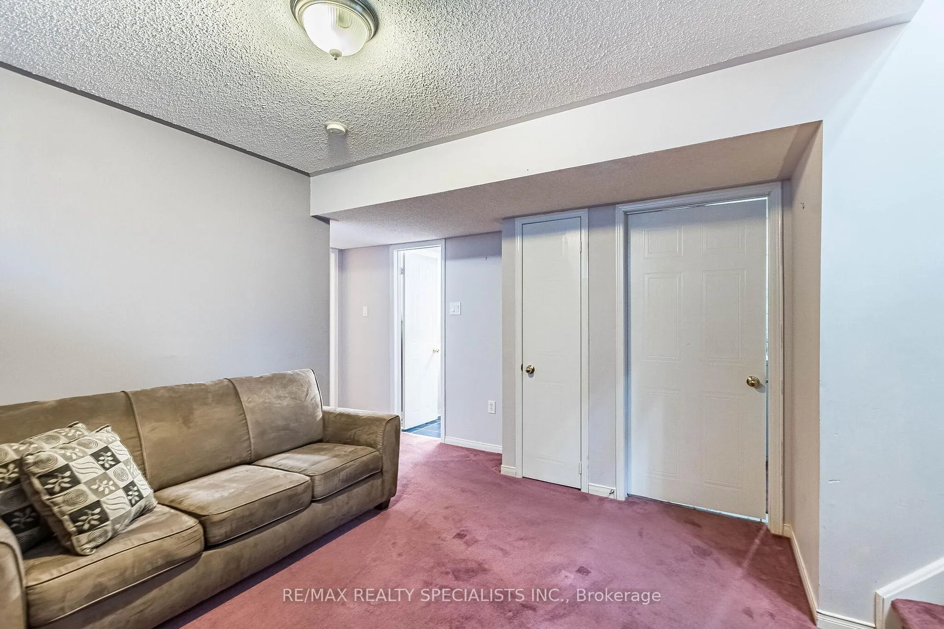 Photo 32 of 48 Saddletree Trail, Brampton, Brampton West — HOMEH