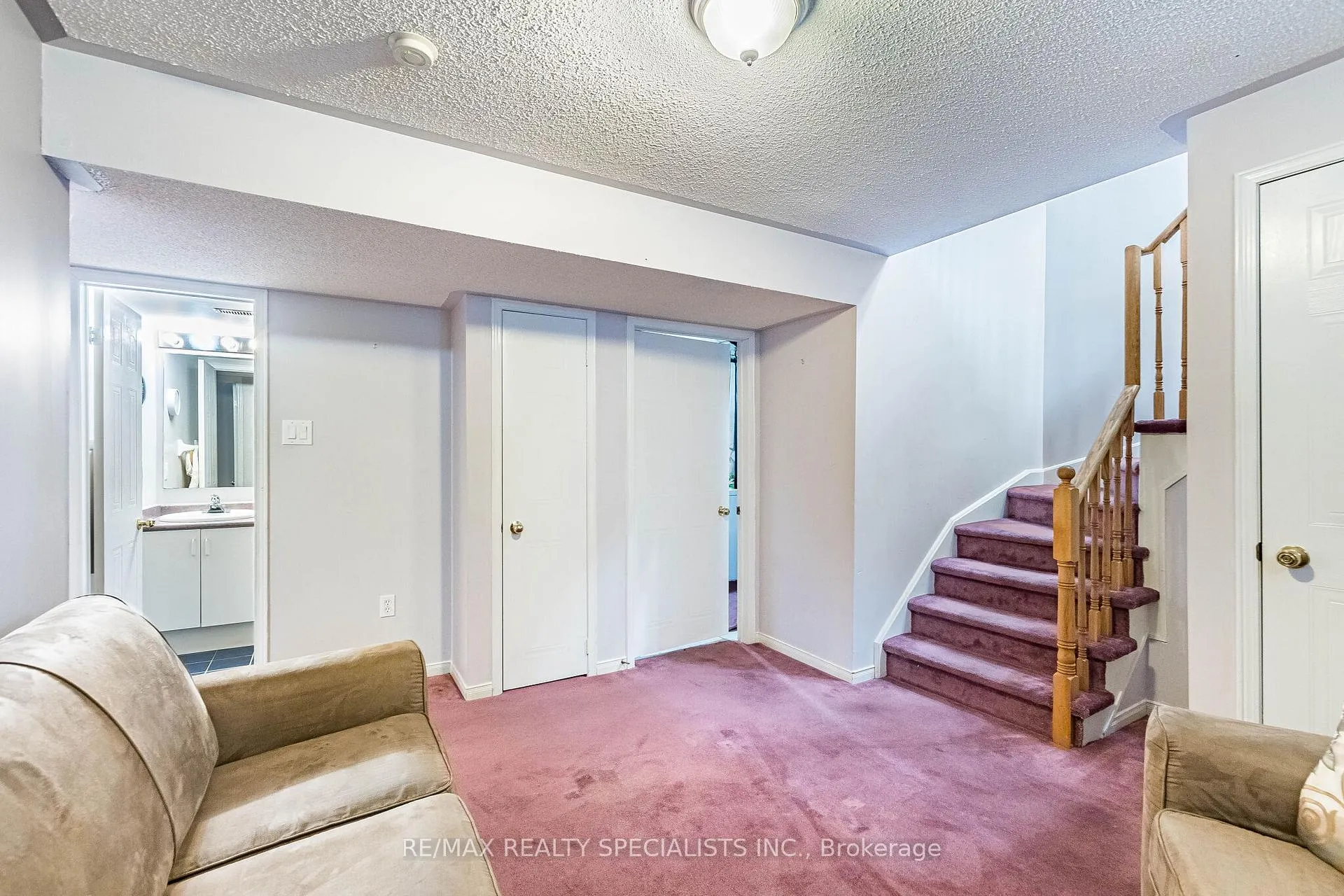 Photo 33 of 48 Saddletree Trail, Brampton, Brampton West — HOMEH