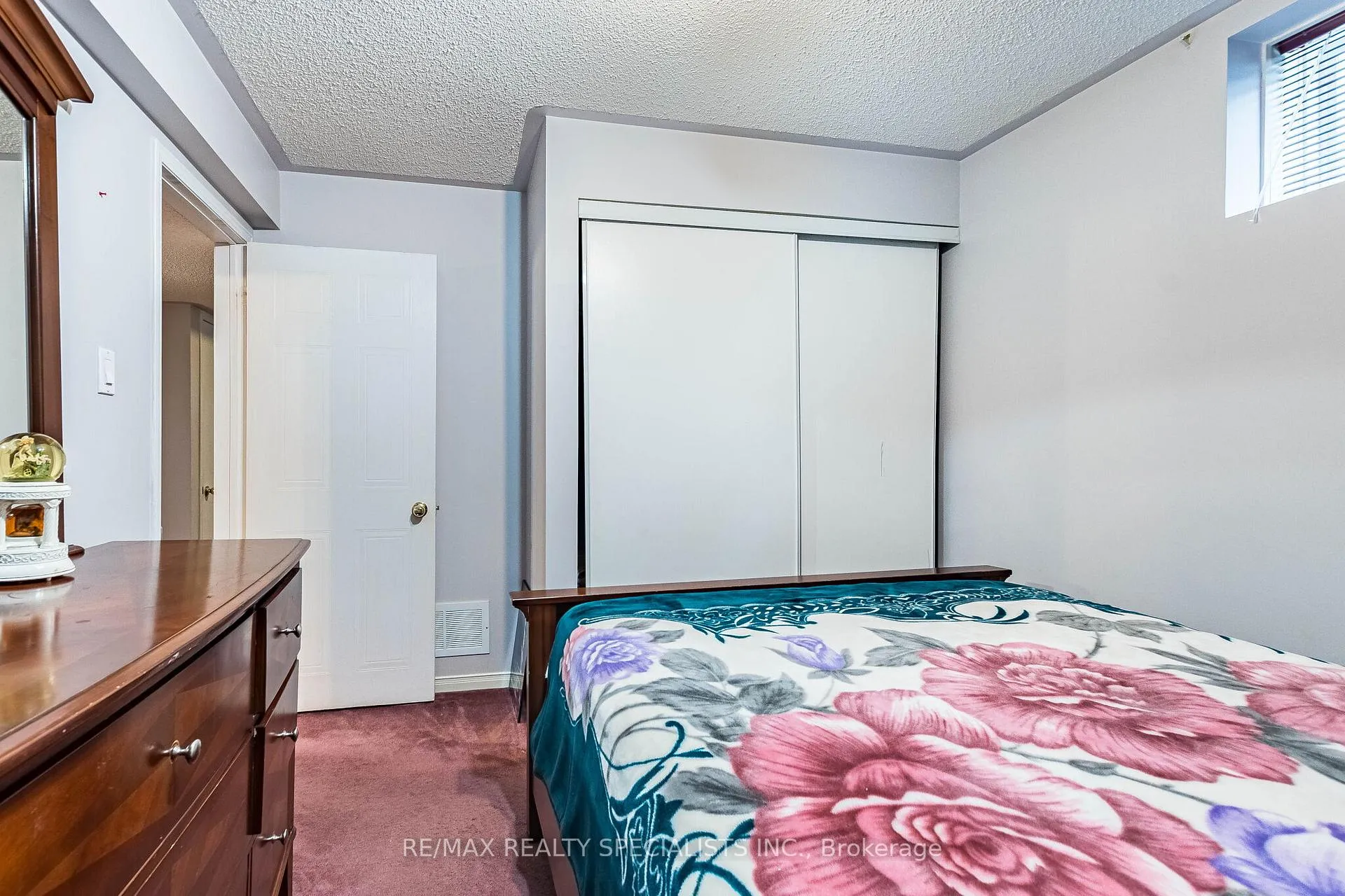 Photo 37 of 48 Saddletree Trail, Brampton, Brampton West — HOMEH
