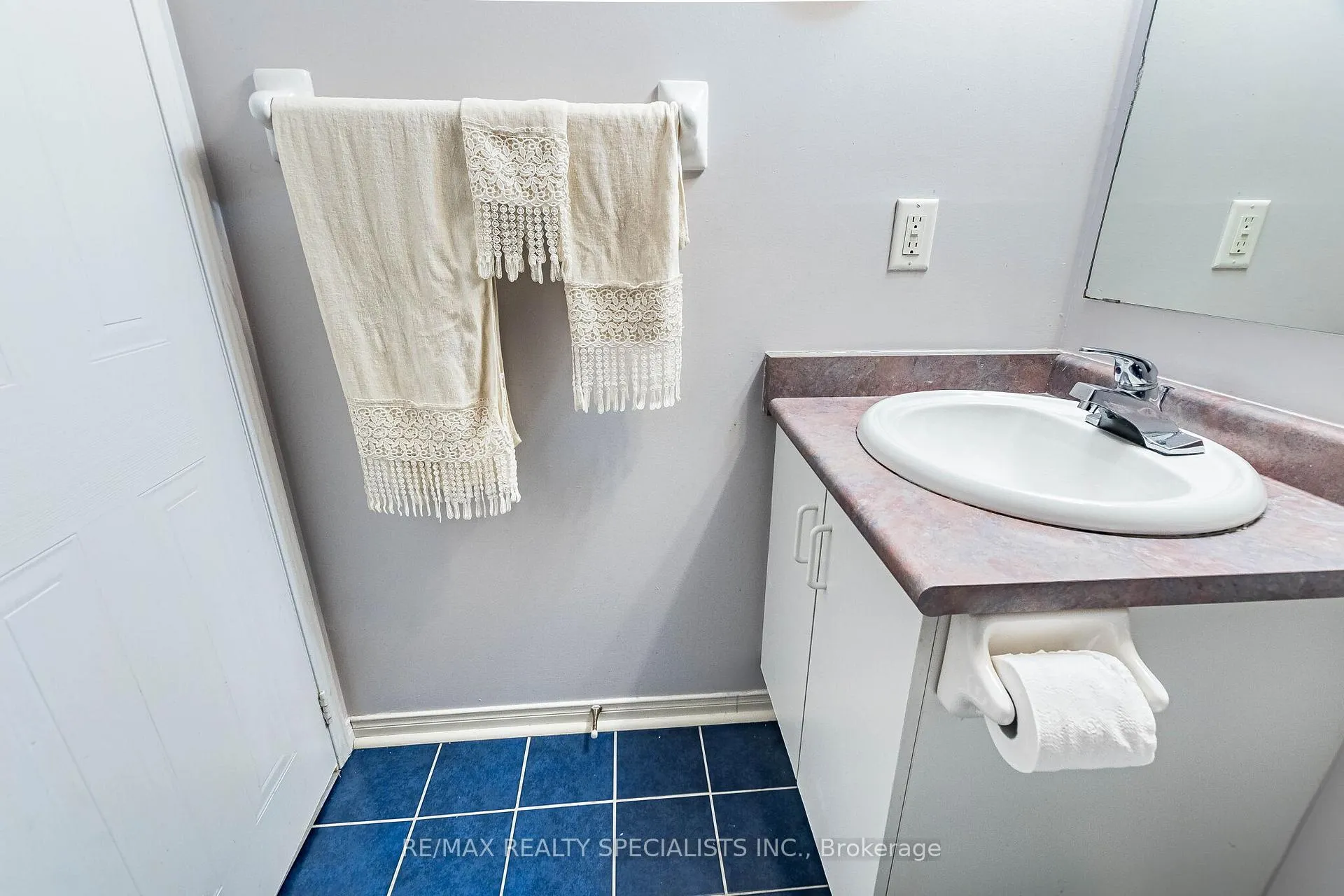 Photo 42 of 48 Saddletree Trail, Brampton, Brampton West — HOMEH