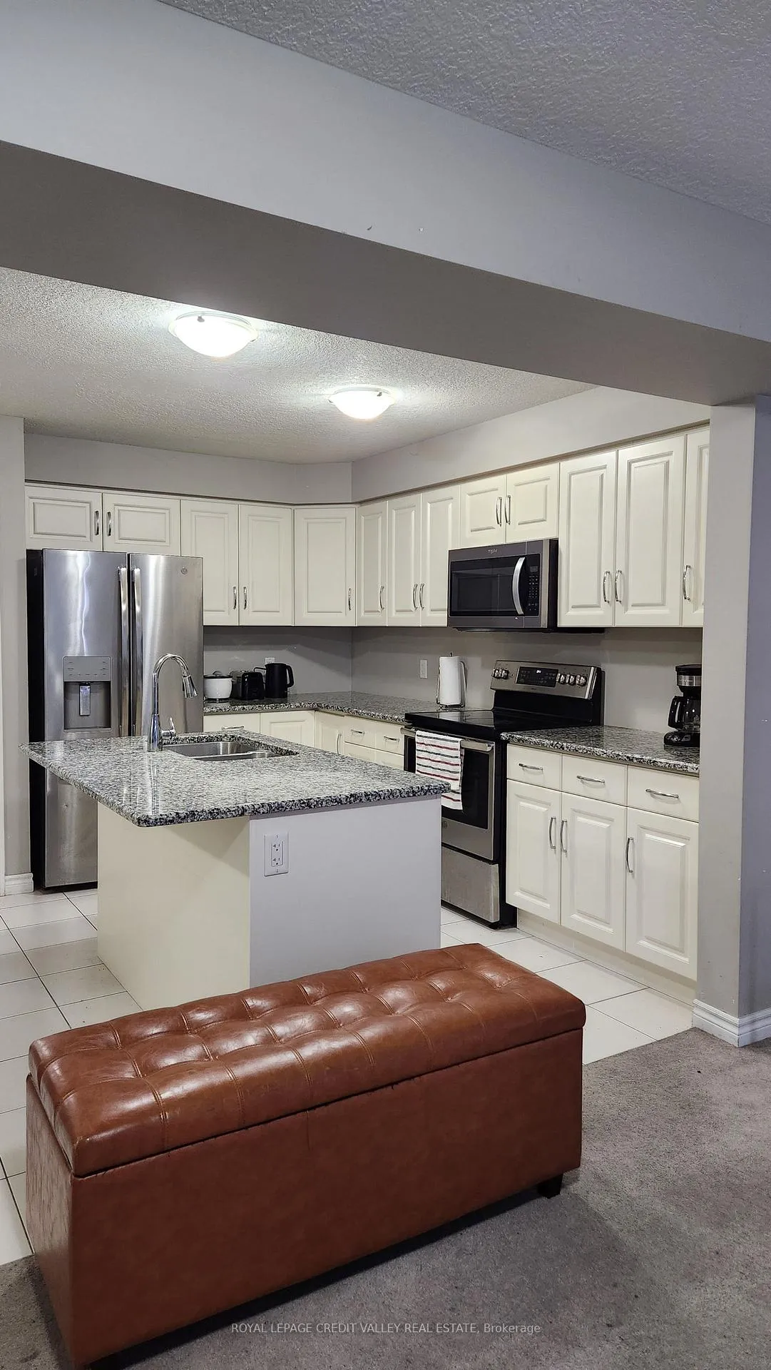 Photo 11 of 984 Wright Drive, Midland — HOMEH
