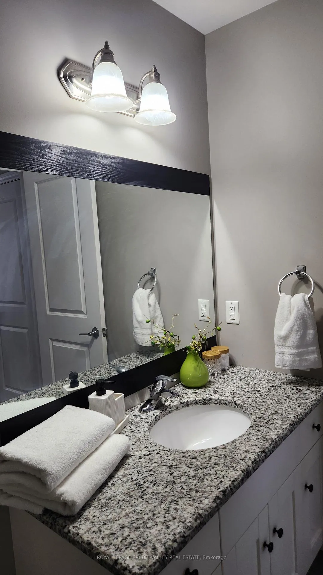 Photo 44 of 984 Wright Drive, Midland — HOMEH