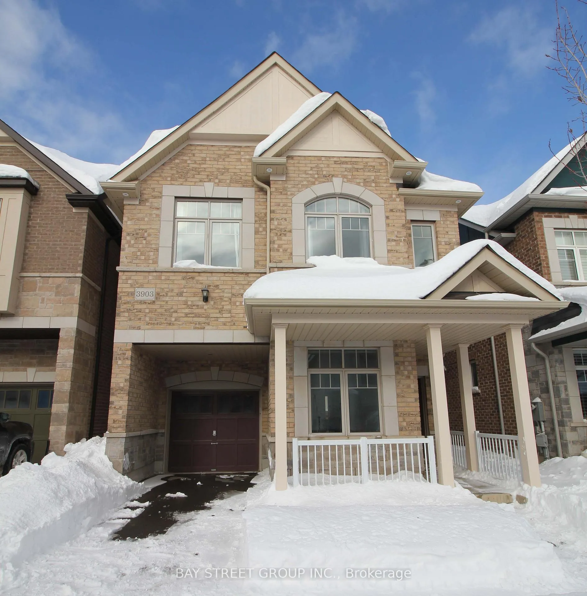 Photo 2 of 3903 Tufgar Crescent, Burlington, Alton — HOMEH