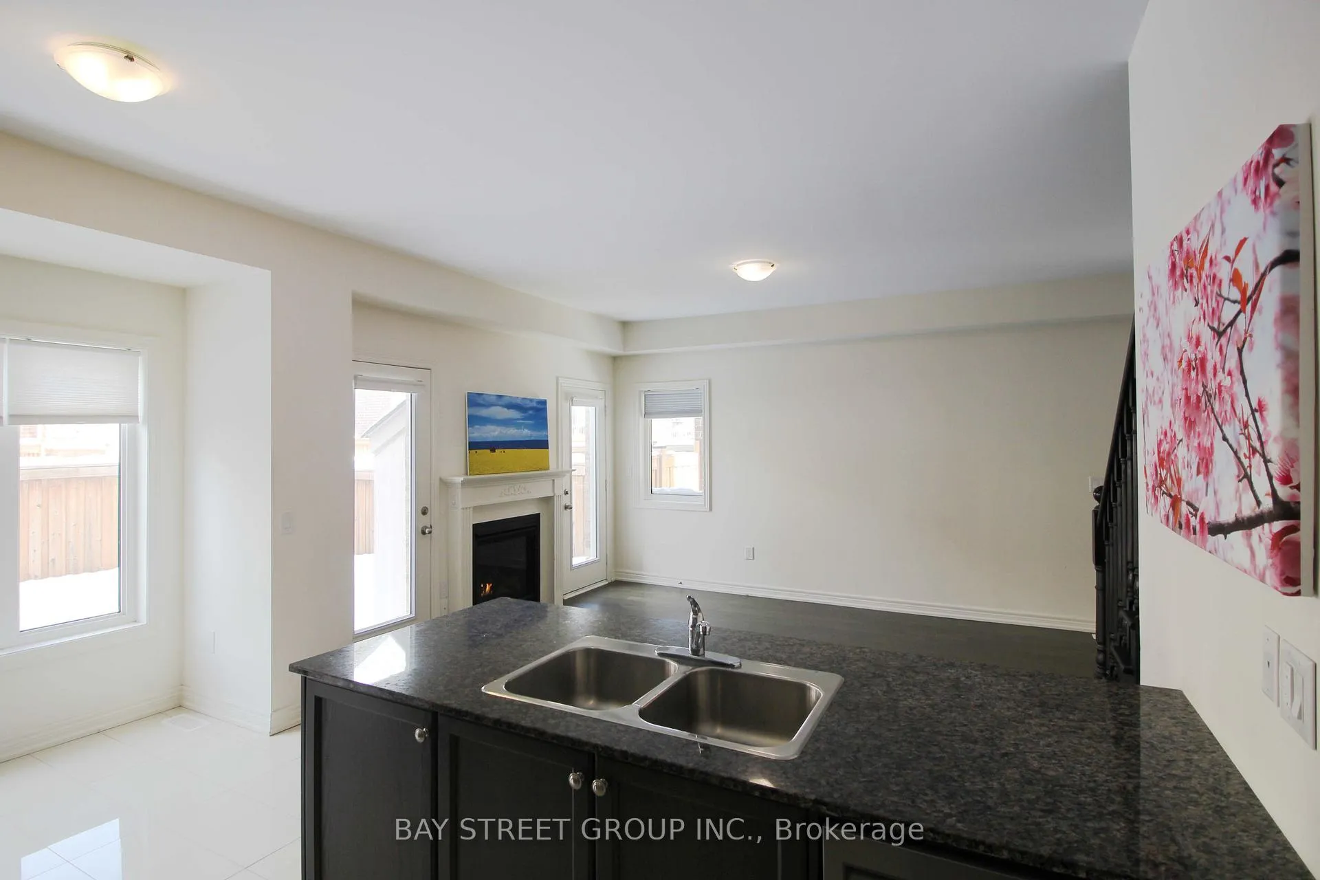 Photo 7 of 3903 Tufgar Crescent, Burlington, Alton — HOMEH