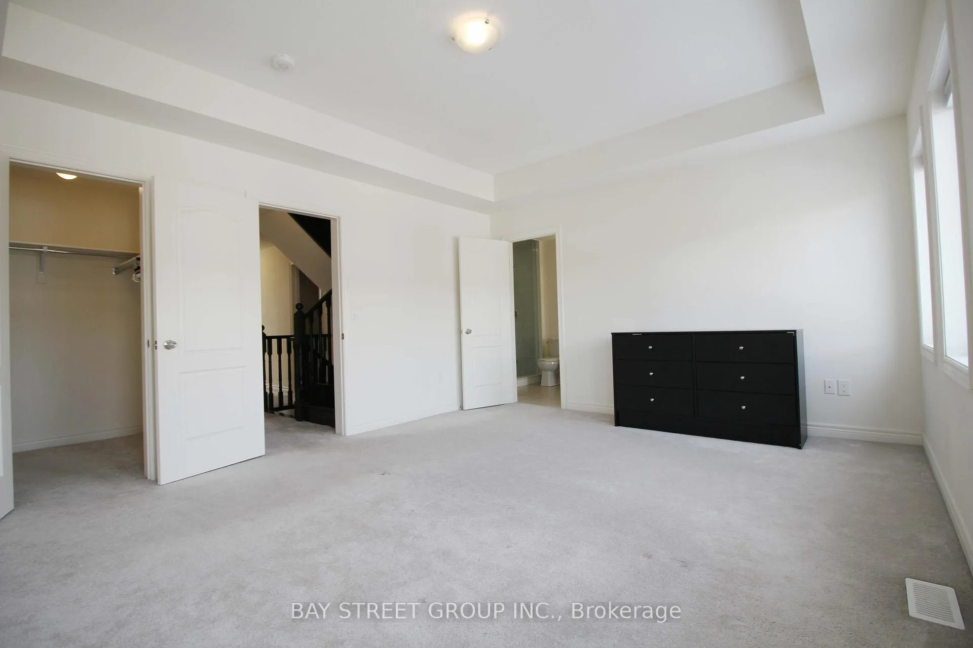 Photo 8 of 3903 Tufgar Crescent, Burlington, Alton — HOMEH