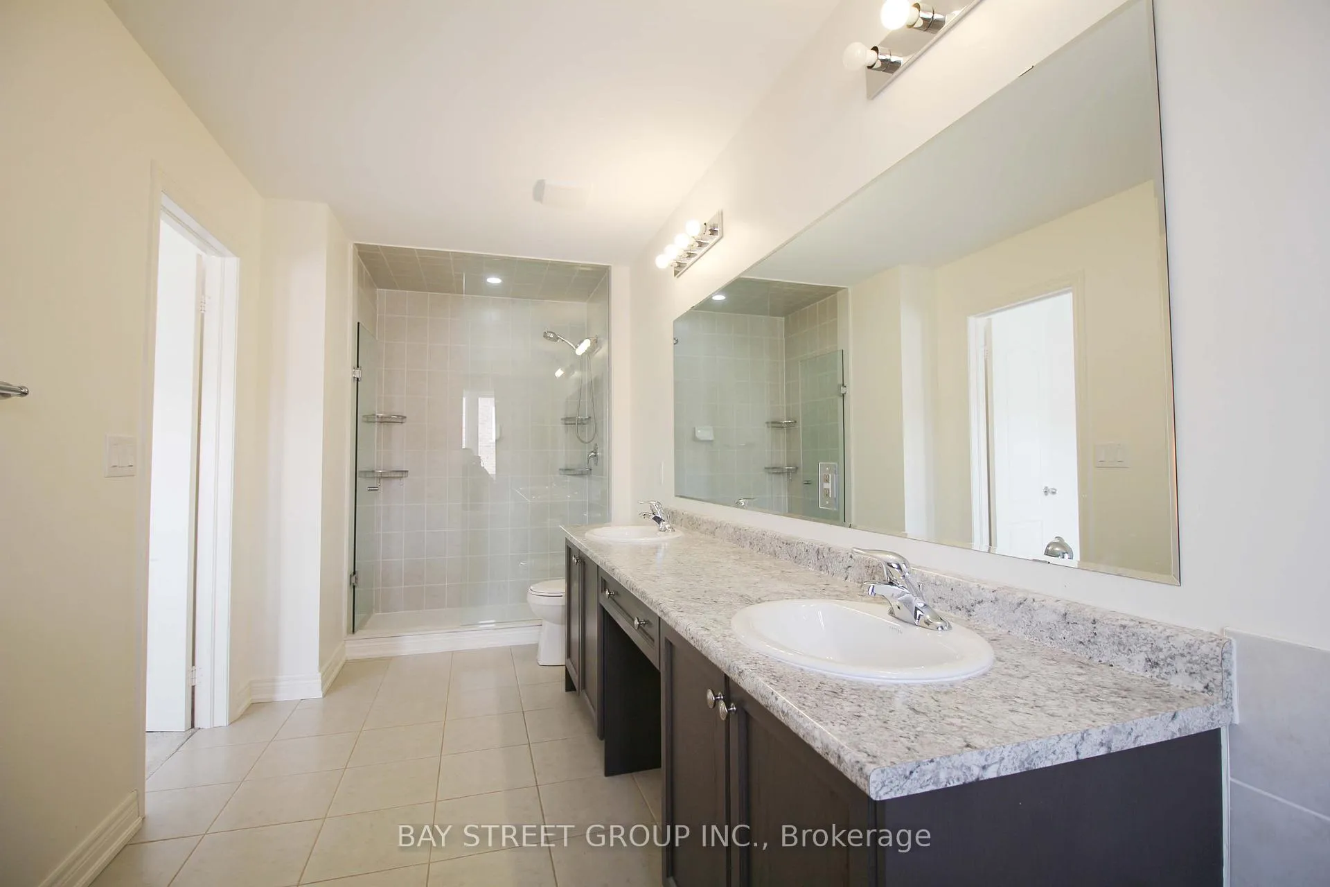 Photo 9 of 3903 Tufgar Crescent, Burlington, Alton — HOMEH
