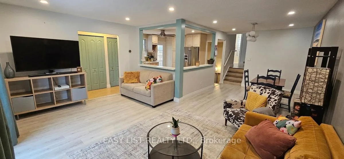 Photo 6 of 1320 Odessa Crescent, Oakville, College Park — HOMEH