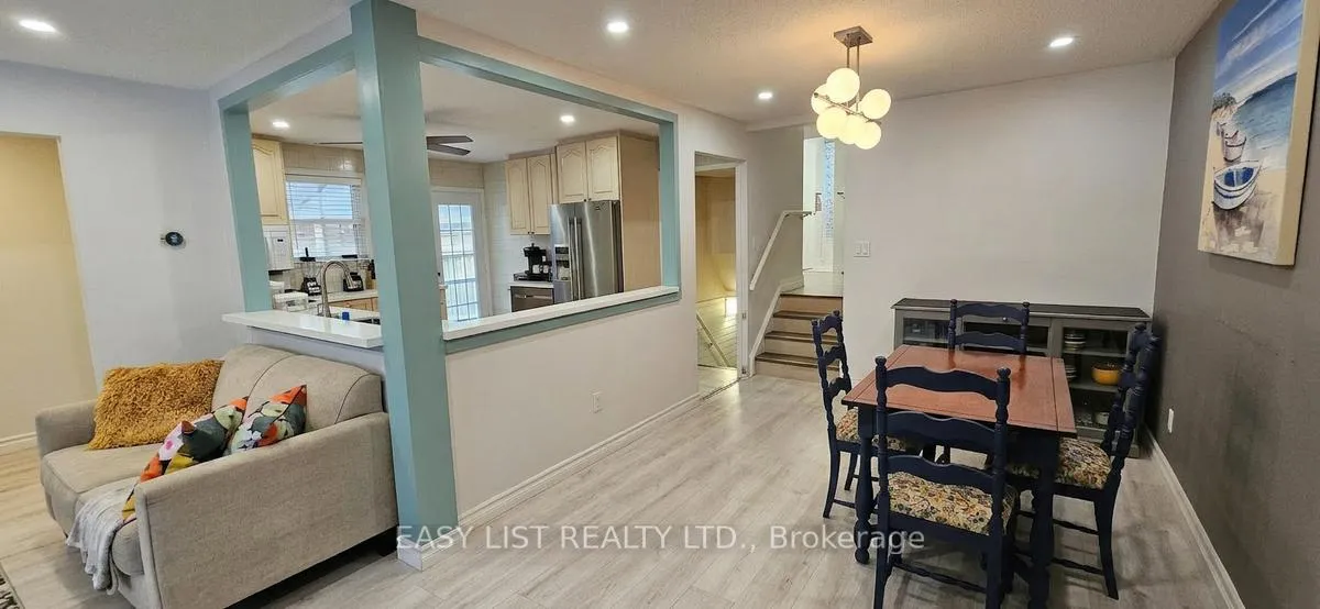 Photo 7 of 1320 Odessa Crescent, Oakville, College Park — HOMEH
